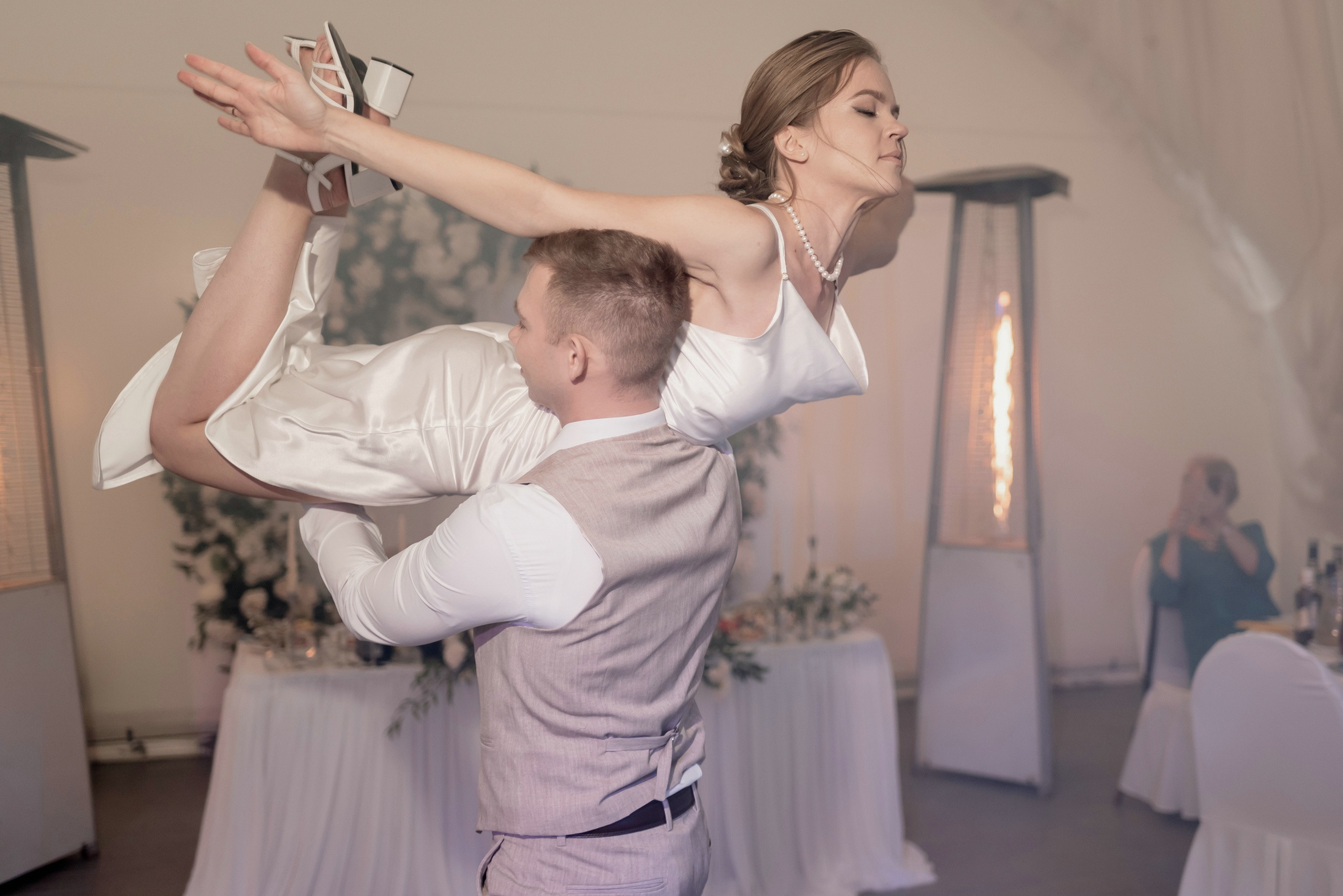 Выездная регистрация брака в парке Кусково. Свадебный и семейный фотограф в Москве Светлана Зоткина