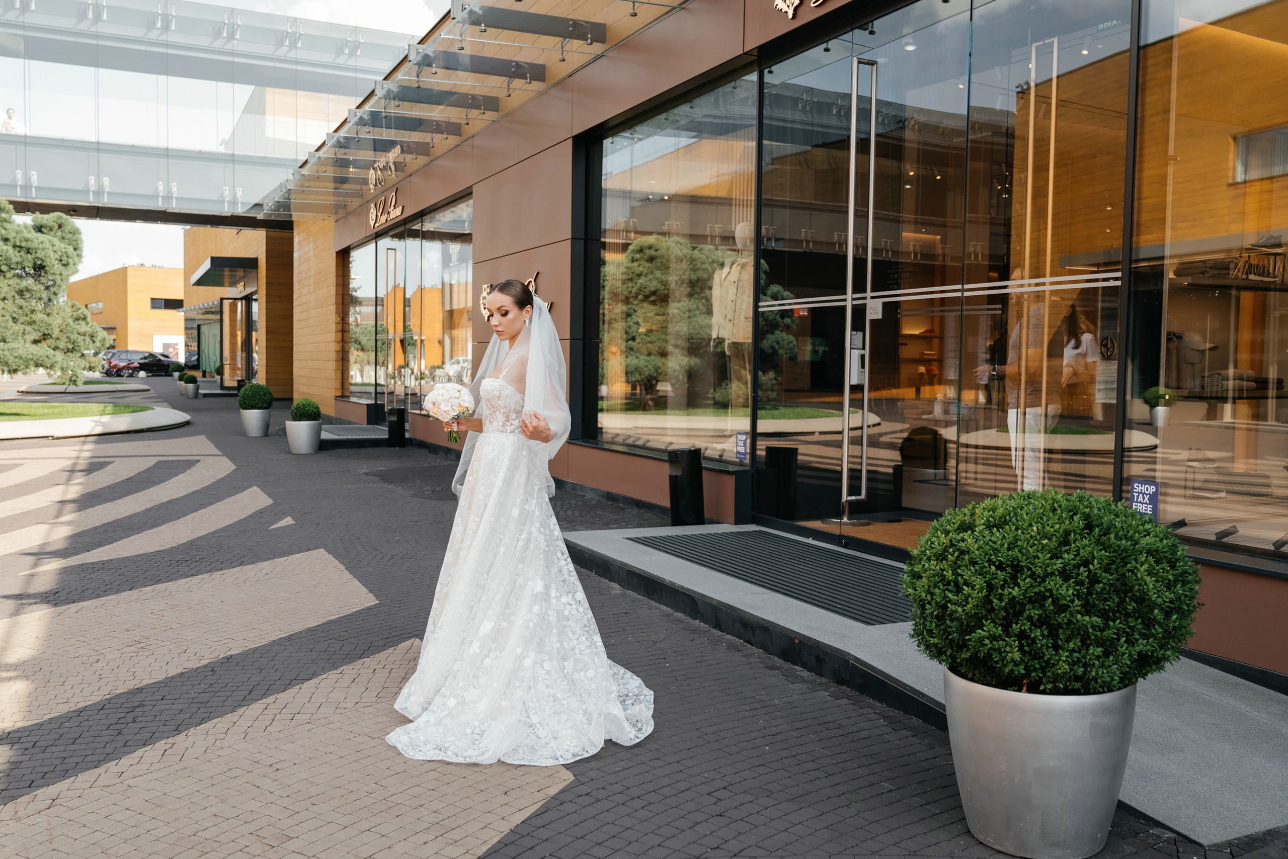 Свадебная фотосессия утра невесты в апартаментах Москва-Сити. Свадебный и семейный фотограф в Москве Светлана Зоткина