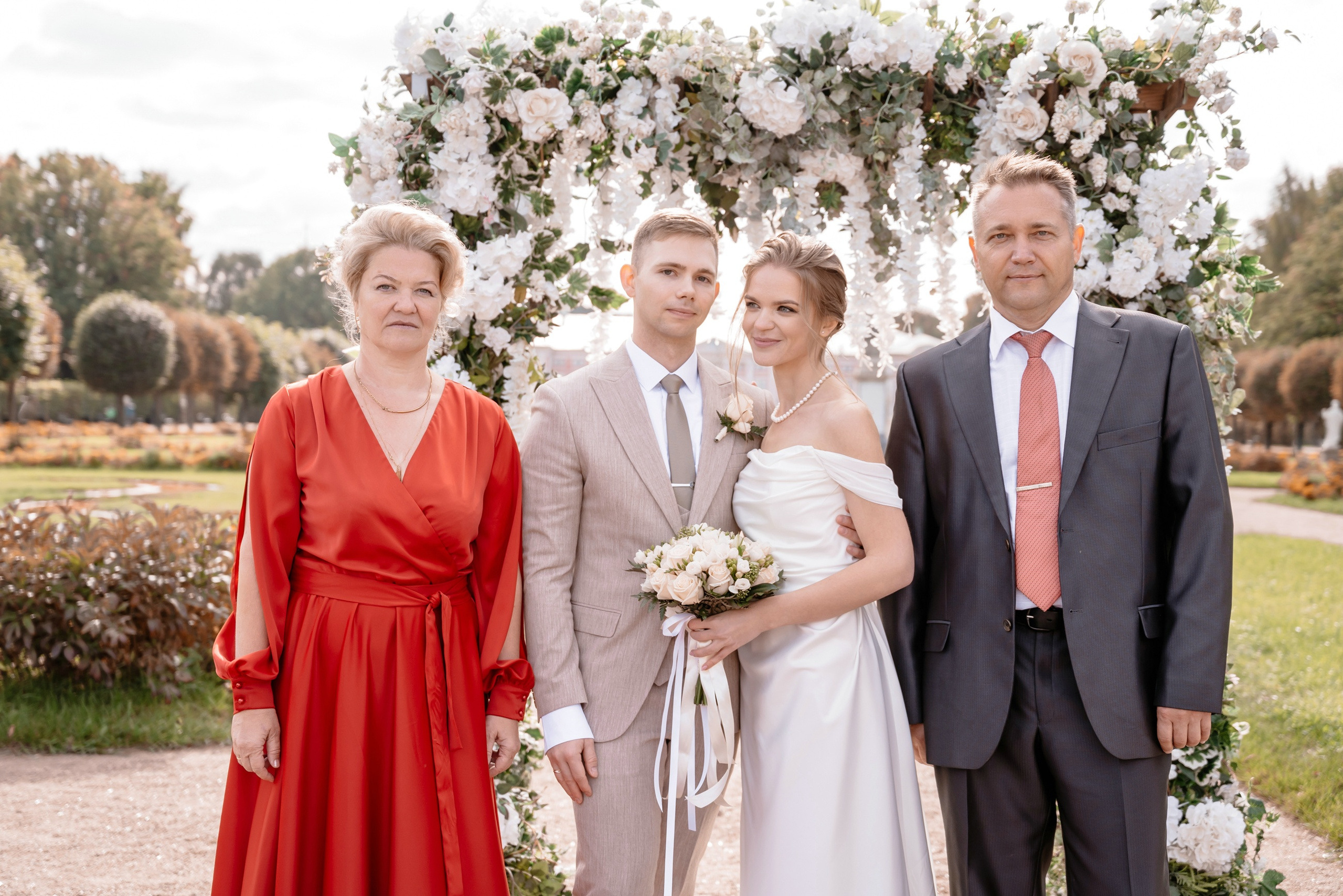 Выездная регистрация брака в парке Кусково. Свадебный и семейный фотограф в Москве Светлана Зоткина