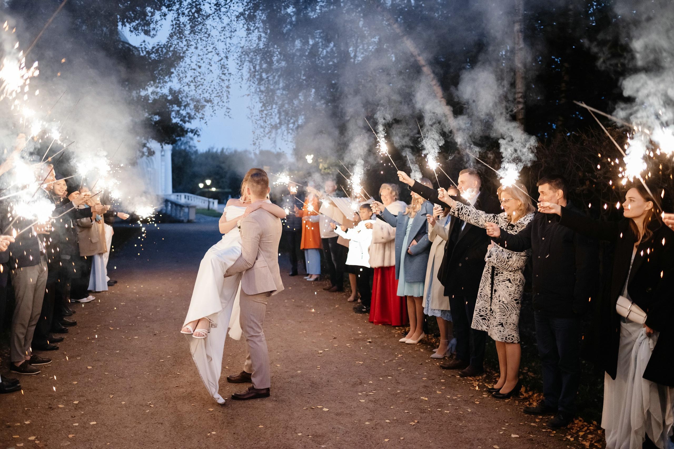 Выездная регистрация брака в парке Кусково. Свадебный и семейный фотограф в Москве Светлана Зоткина