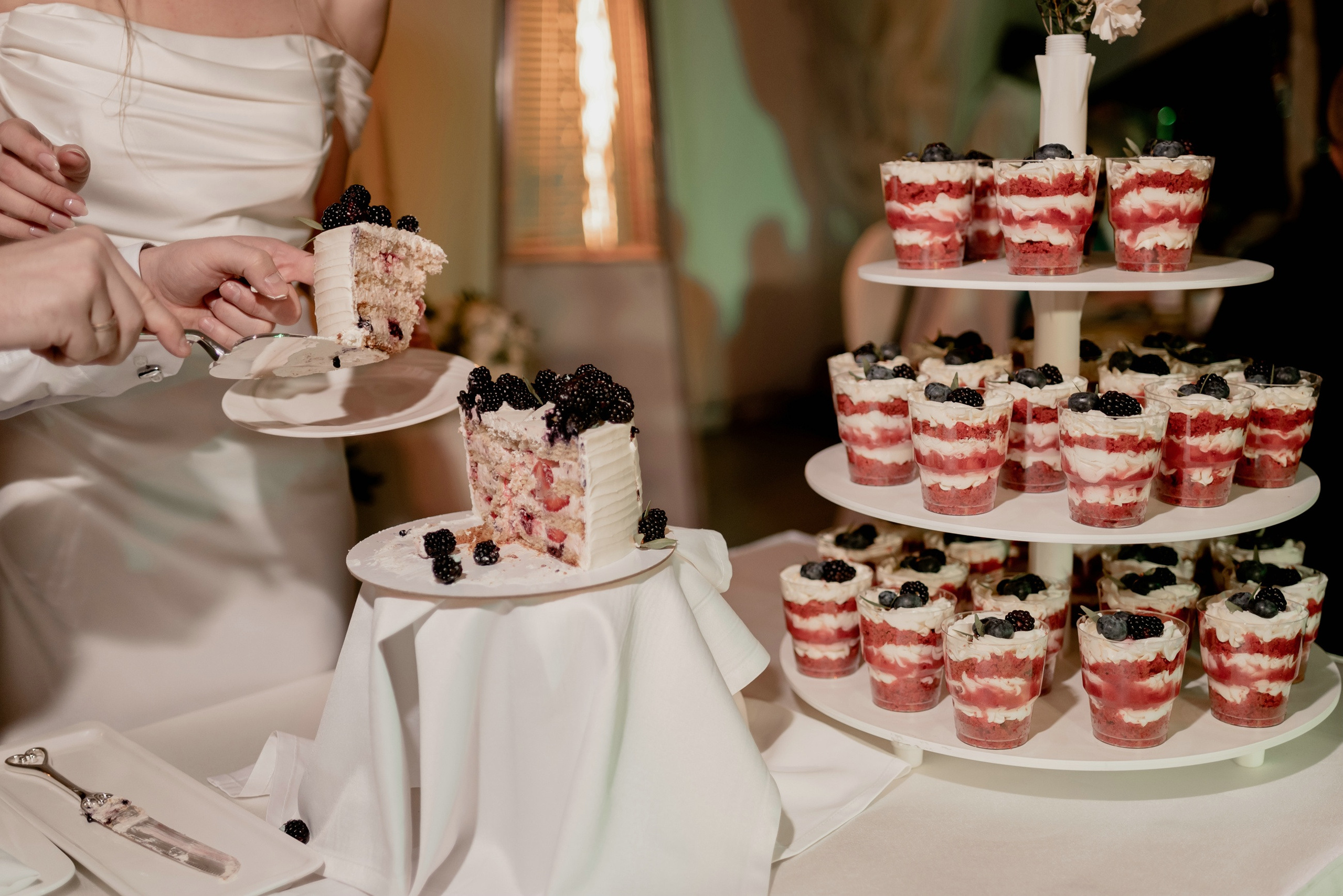 Выездная регистрация брака в парке Кусково. Свадебный и семейный фотограф в Москве Светлана Зоткина