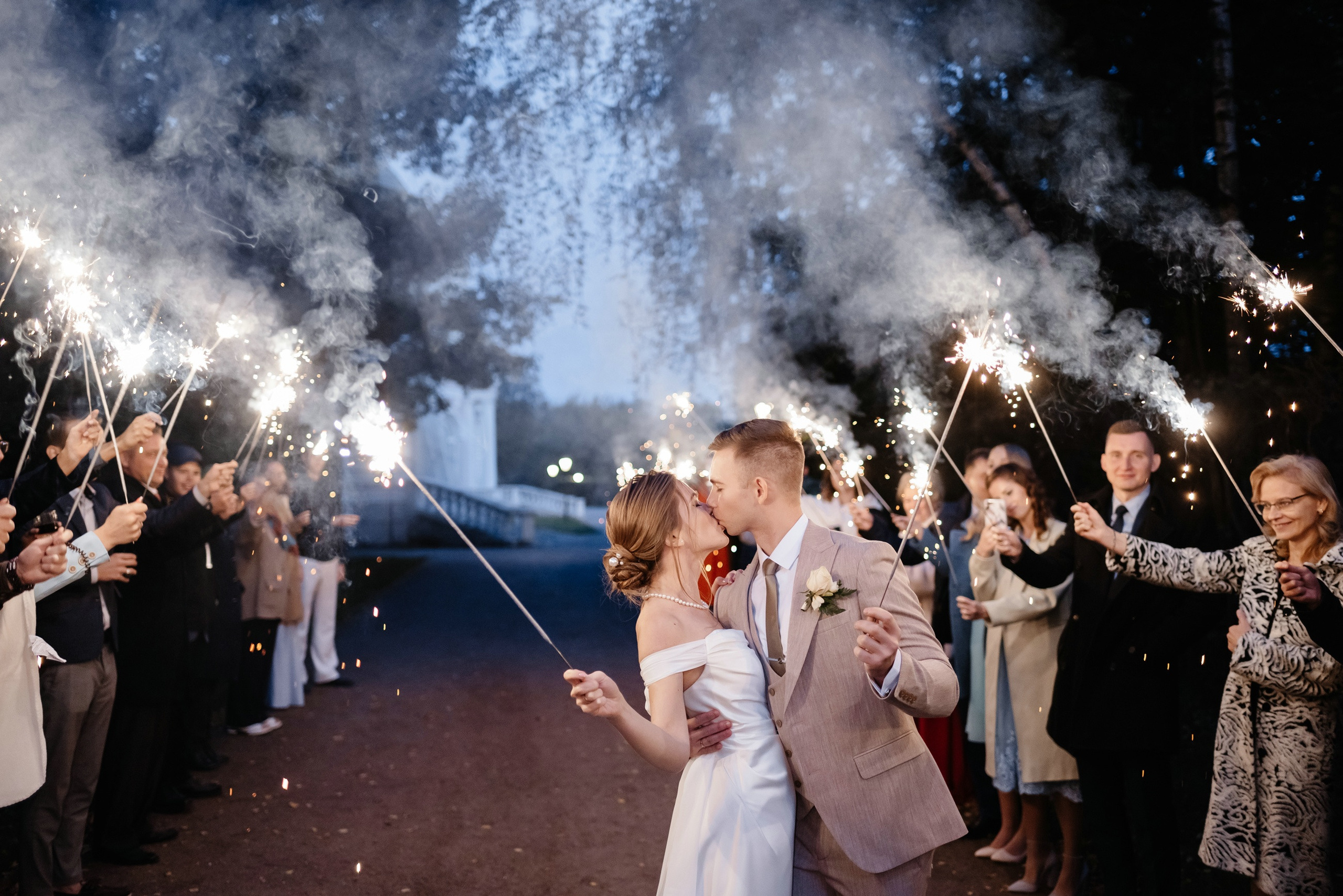 Выездная регистрация брака в парке Кусково. Свадебный и семейный фотограф в Москве Светлана Зоткина