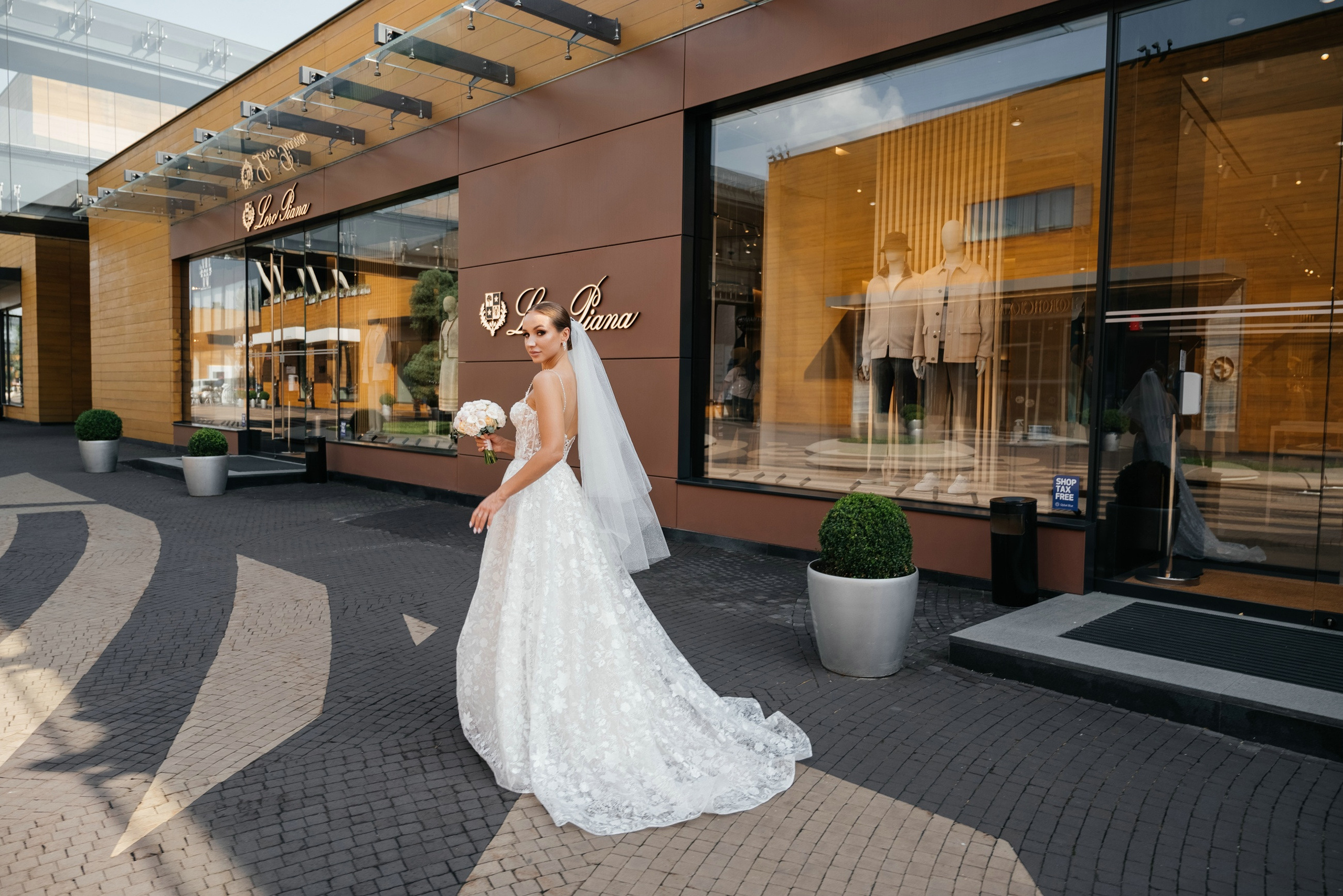 Свадебная фотосессия утра невесты в апартаментах Москва-Сити. Свадебный и семейный фотограф в Москве Светлана Зоткина