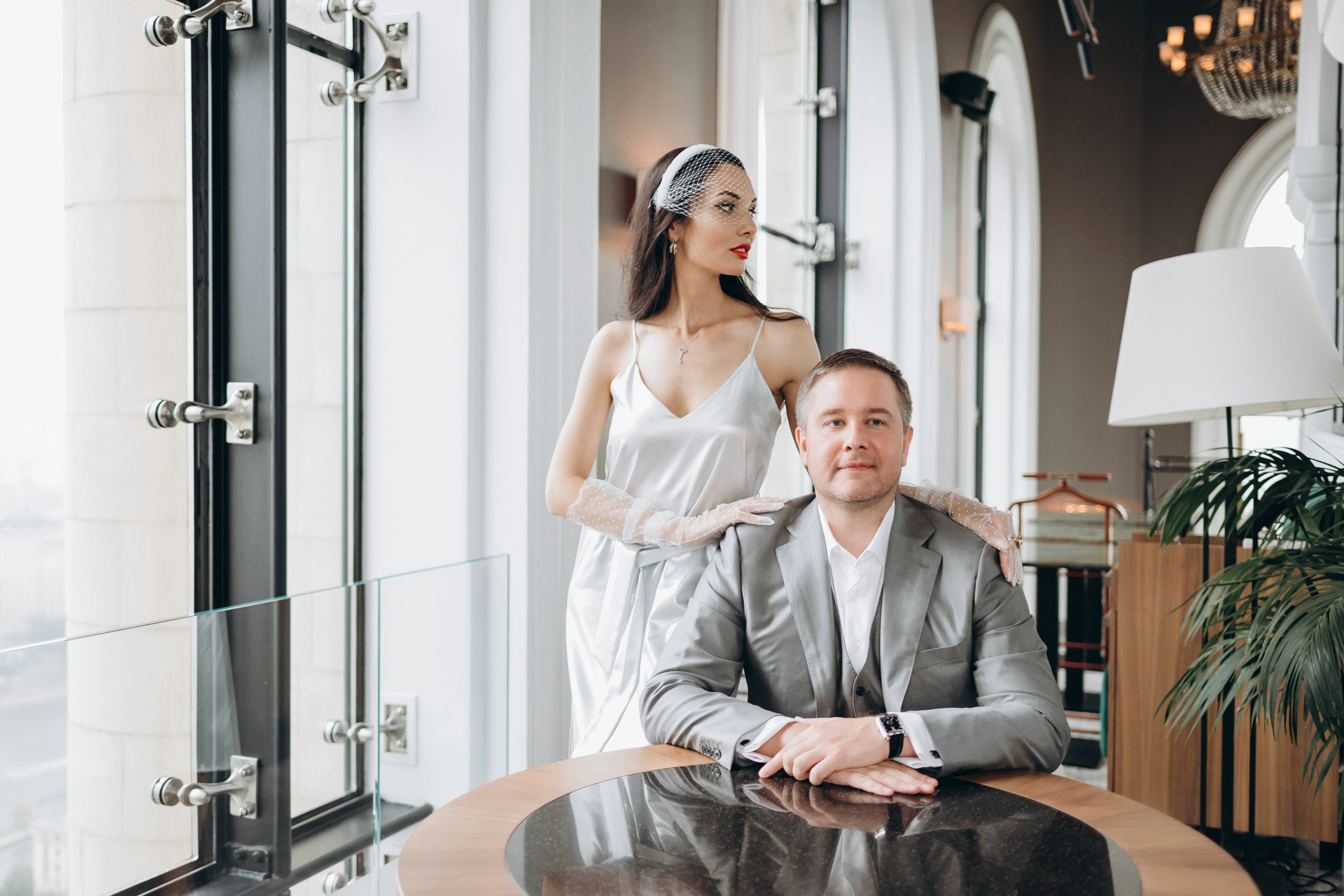 Сборы жениха и невесты в отеле Radisson Collection Hotel. Свадебный и семейный фотограф в Москве Светлана Зоткина