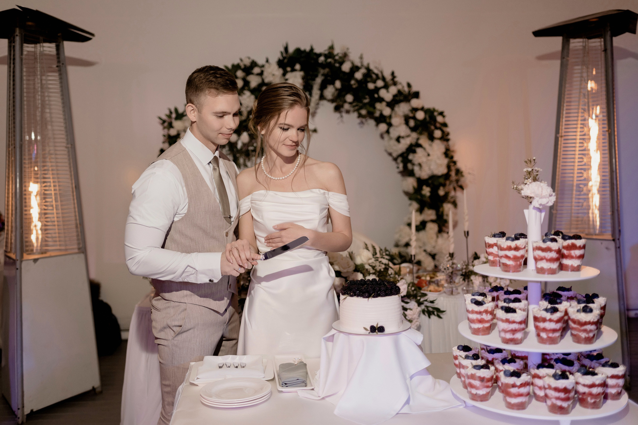 Выездная регистрация брака в парке Кусково. Свадебный и семейный фотограф в Москве Светлана Зоткина