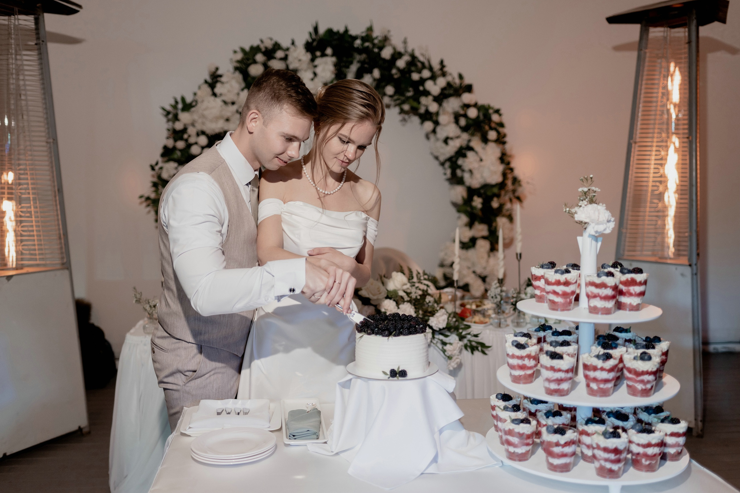 Выездная регистрация брака в парке Кусково. Свадебный и семейный фотограф в Москве Светлана Зоткина