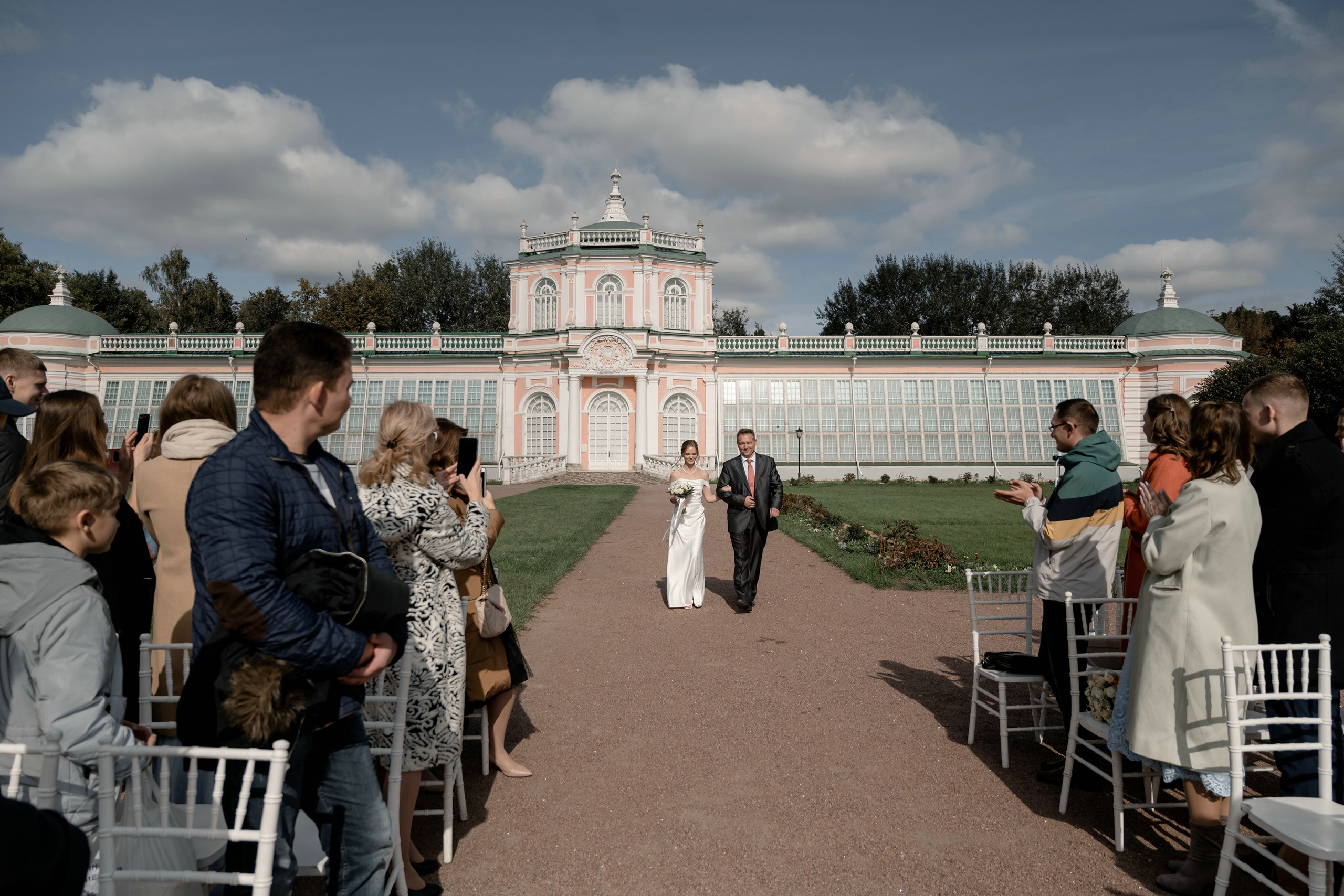 Выездная регистрация брака в парке Кусково. Свадебный и семейный фотограф в Москве Светлана Зоткина