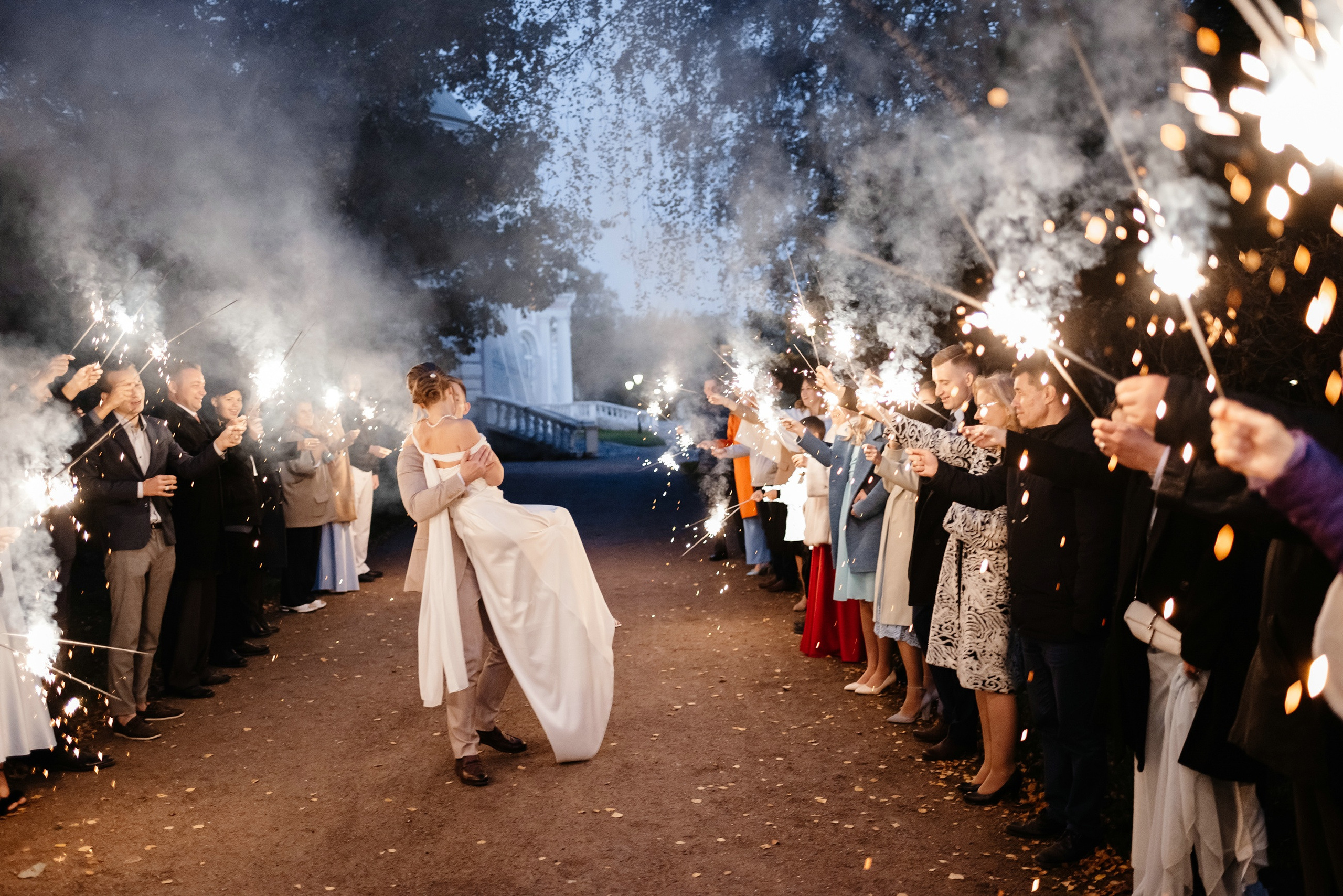 Выездная регистрация брака в парке Кусково. Свадебный и семейный фотограф в Москве Светлана Зоткина