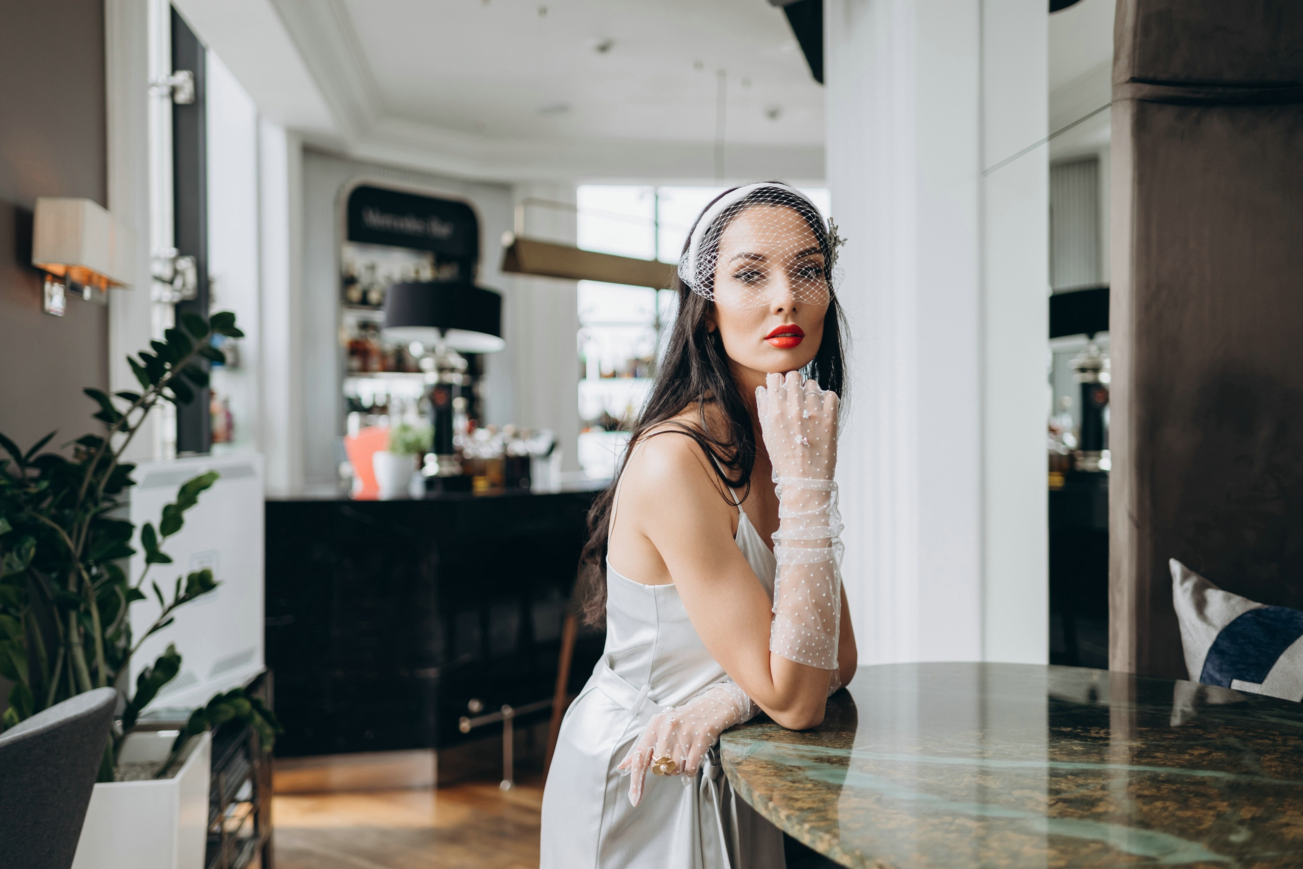 Сборы жениха и невесты в отеле Radisson Collection Hotel. Свадебный и семейный фотограф в Москве Светлана Зоткина