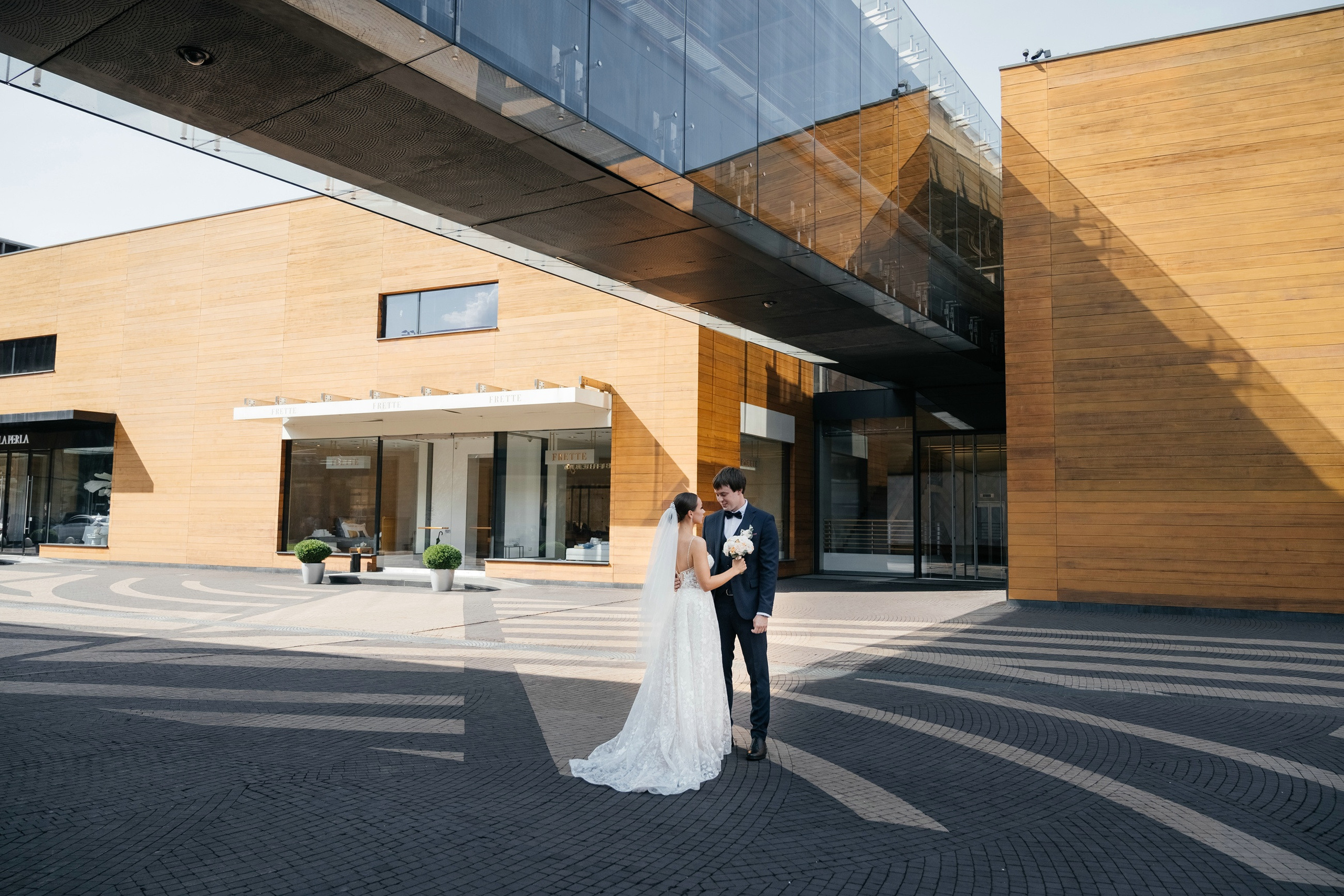 Свадебная фотосессия утра невесты в апартаментах Москва-Сити. Свадебный и семейный фотограф в Москве Светлана Зоткина