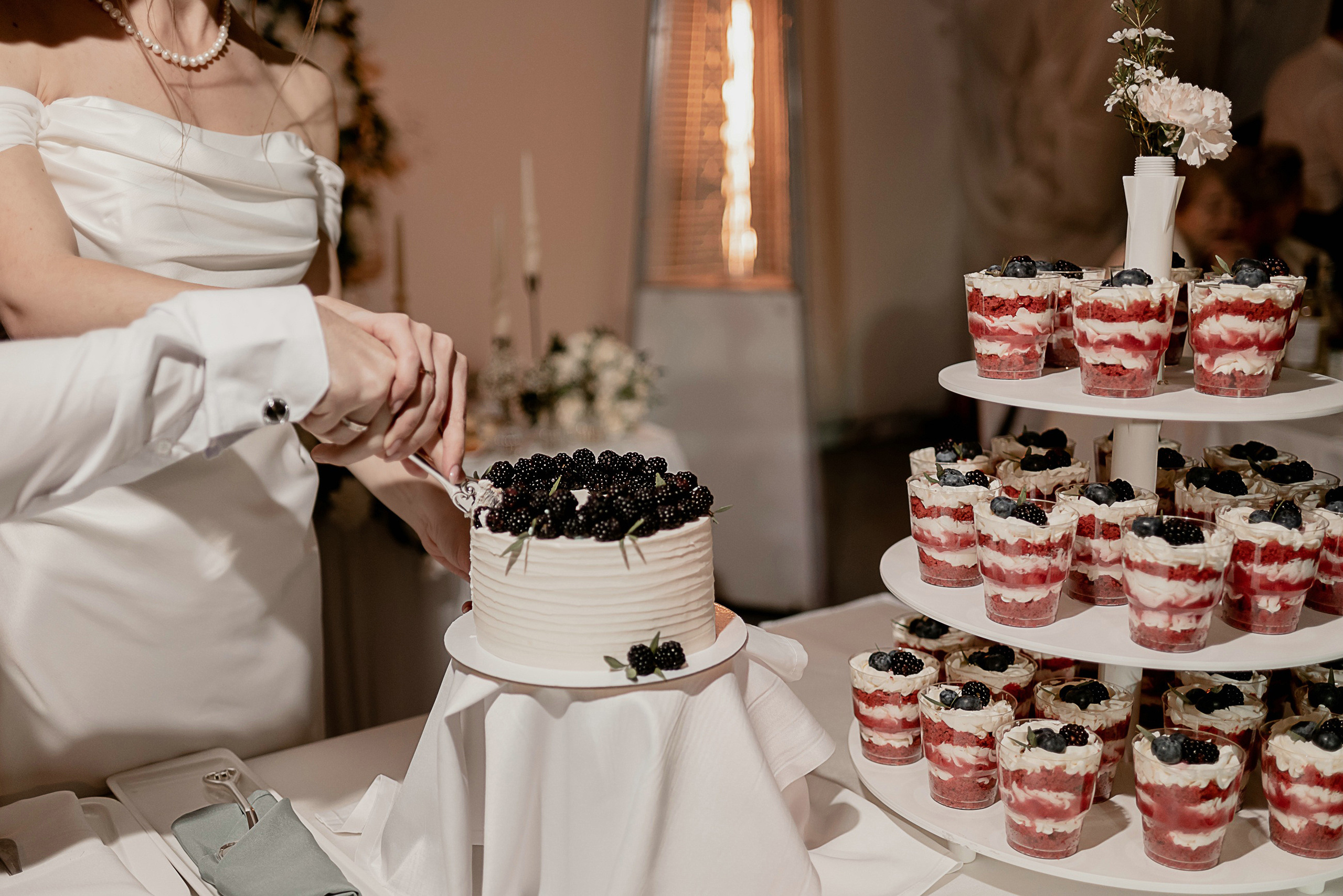 Выездная регистрация брака в парке Кусково. Свадебный и семейный фотограф в Москве Светлана Зоткина