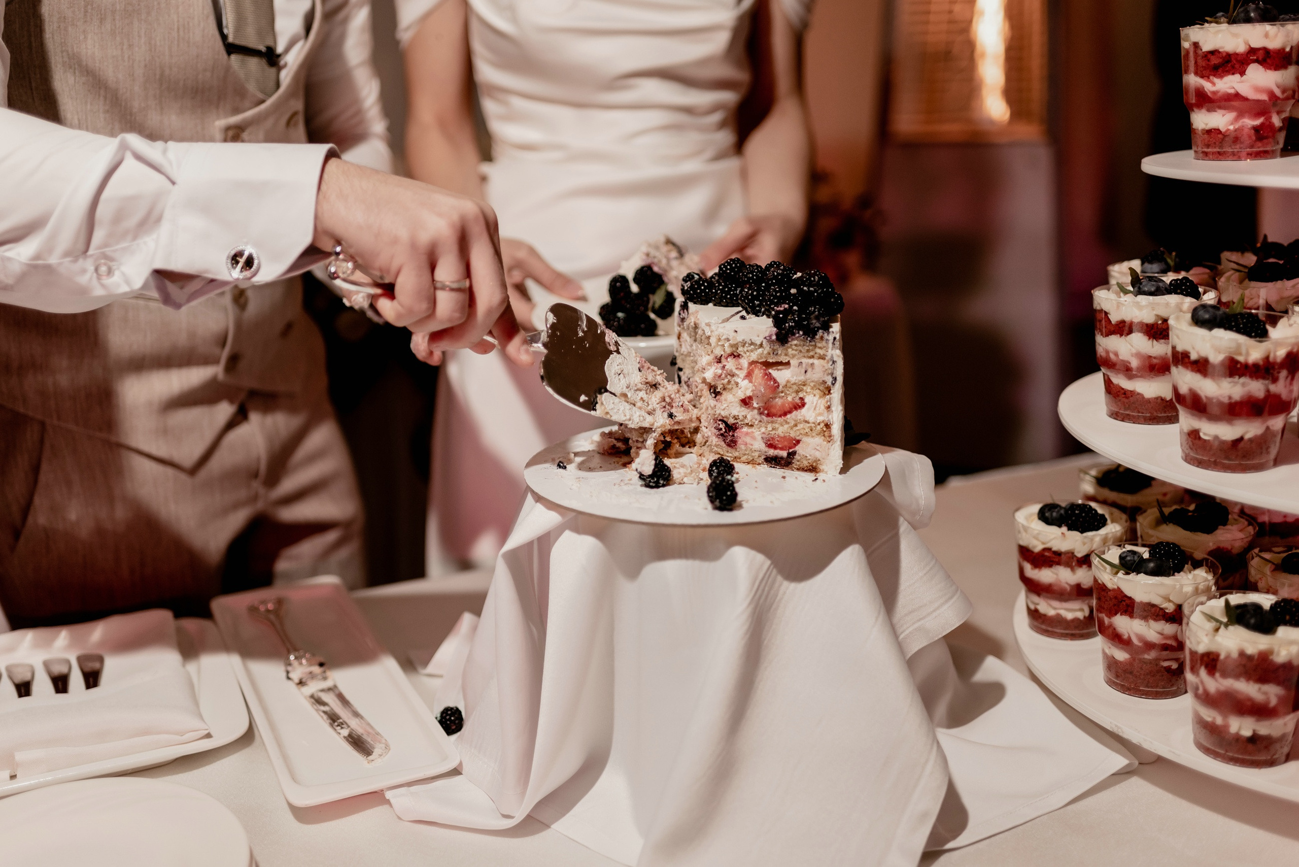 Выездная регистрация брака в парке Кусково. Свадебный и семейный фотограф в Москве Светлана Зоткина