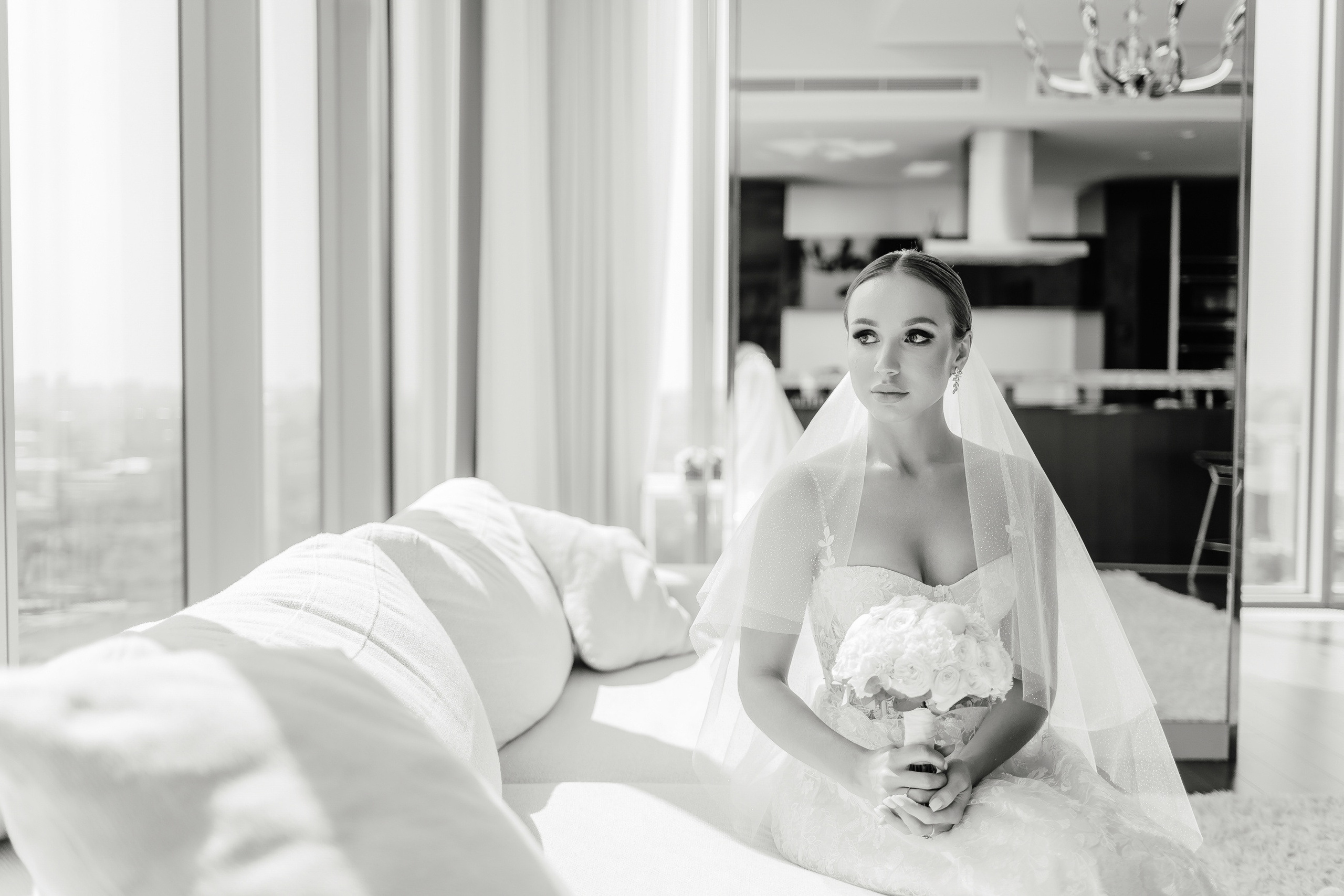 Свадебная фотосессия утра невесты в апартаментах Москва-Сити. Свадебный и семейный фотограф в Москве Светлана Зоткина