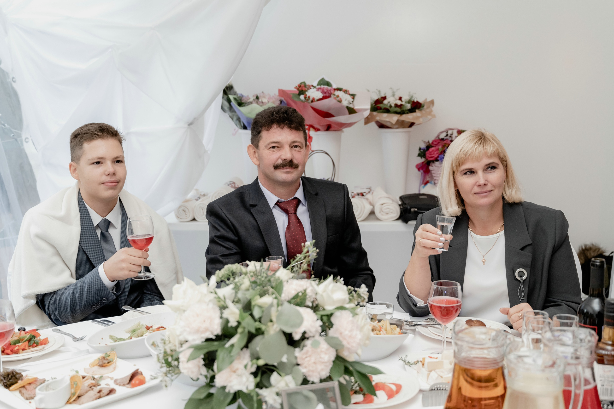 Выездная регистрация брака в парке Кусково. Свадебный и семейный фотограф в Москве Светлана Зоткина