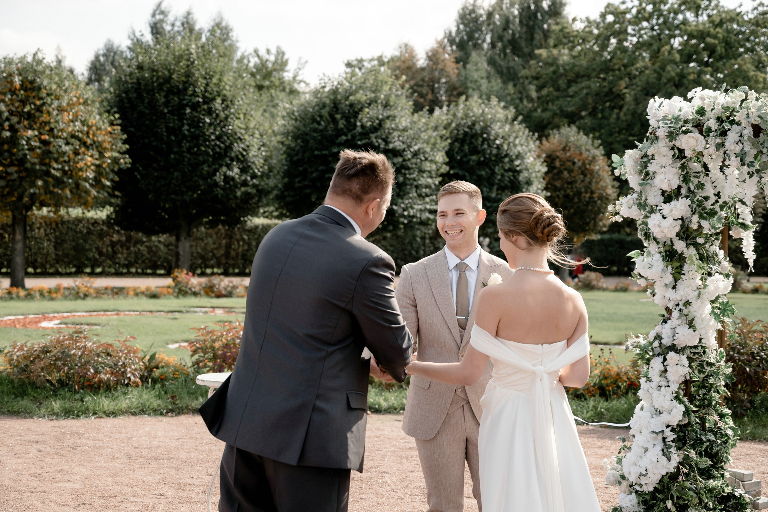 Выездная регистрация брака в парке Кусково. Свадебный и семейный фотограф в Москве Светлана Зоткина