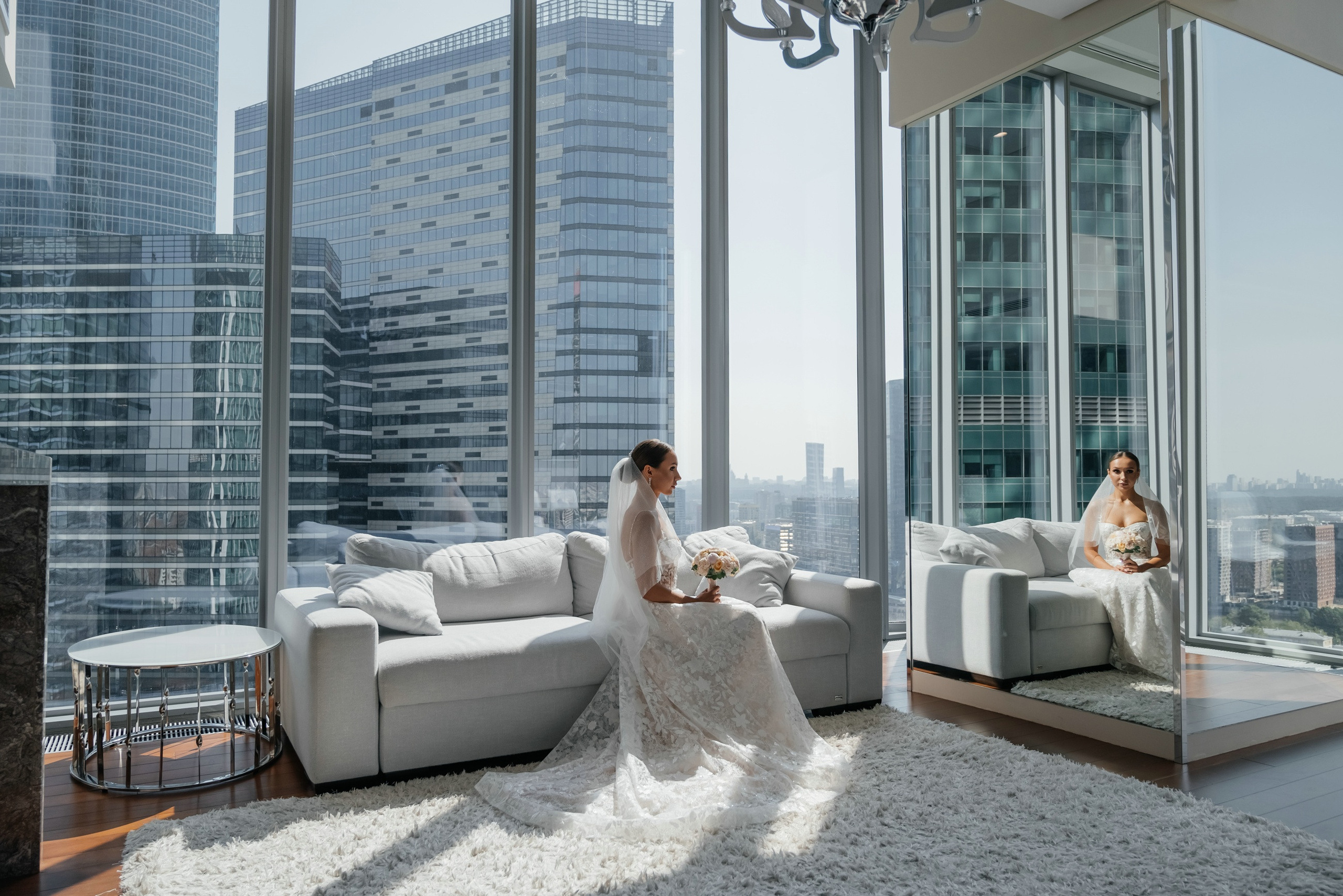 Свадебная фотосессия утра невесты в апартаментах Москва-Сити. Свадебный и семейный фотограф в Москве Светлана Зоткина