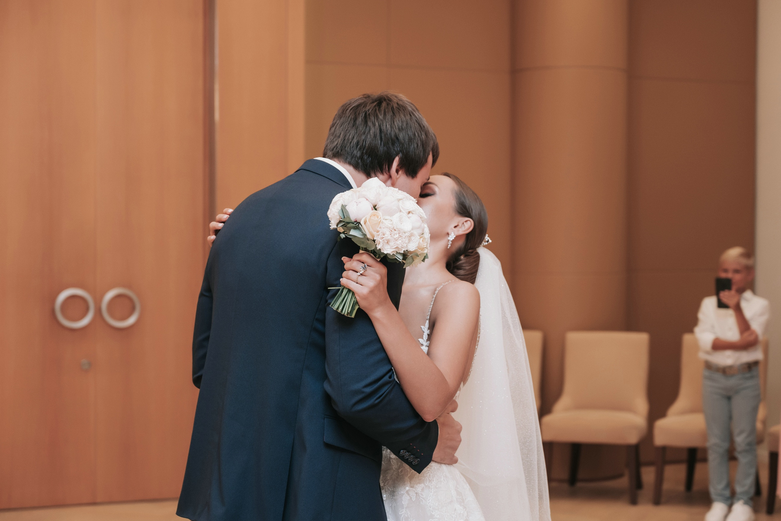 Свадебная фотосессия утра невесты в апартаментах Москва-Сити. Свадебный и семейный фотограф в Москве Светлана Зоткина