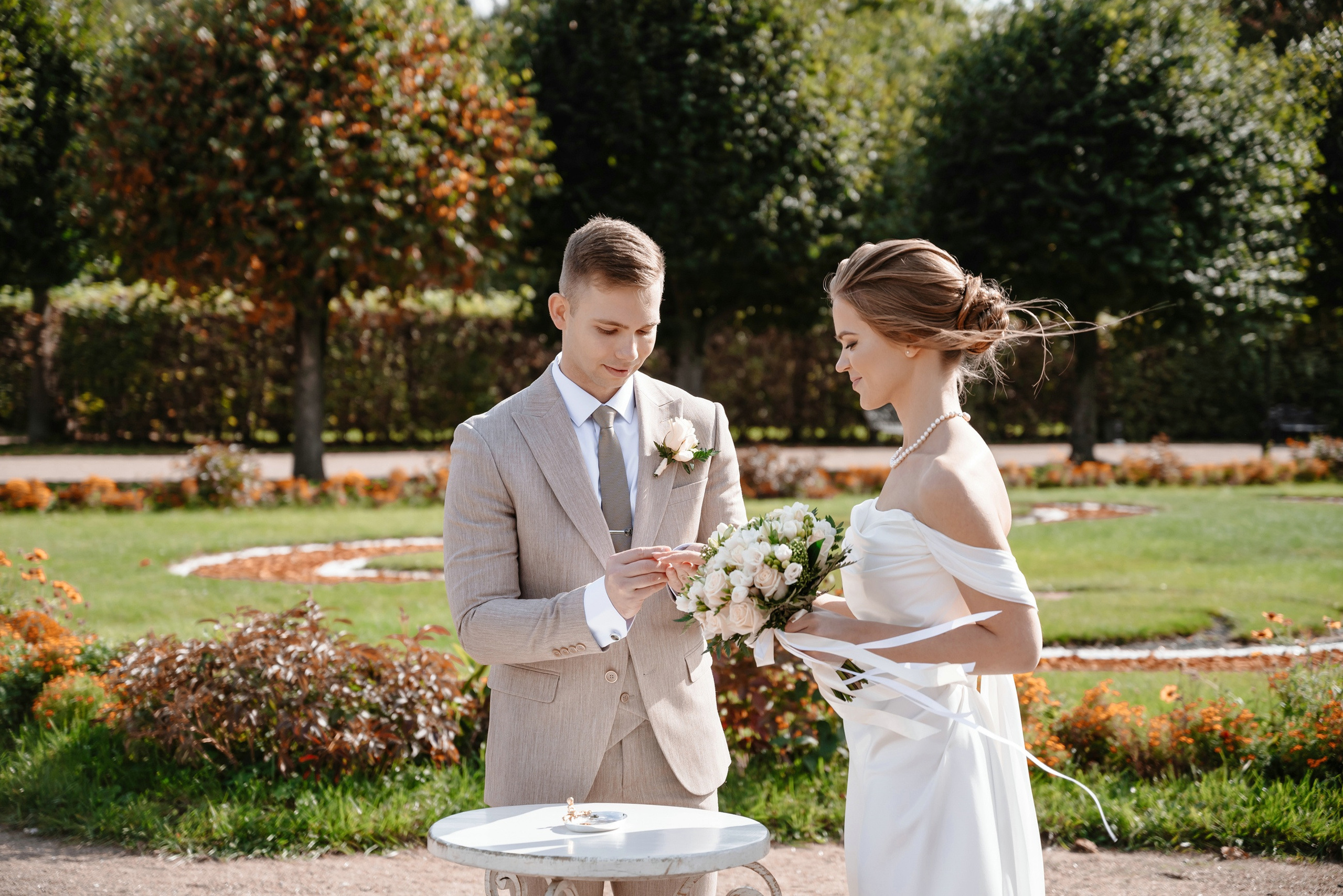 Выездная регистрация брака в парке Кусково. Свадебный и семейный фотограф в Москве Светлана Зоткина