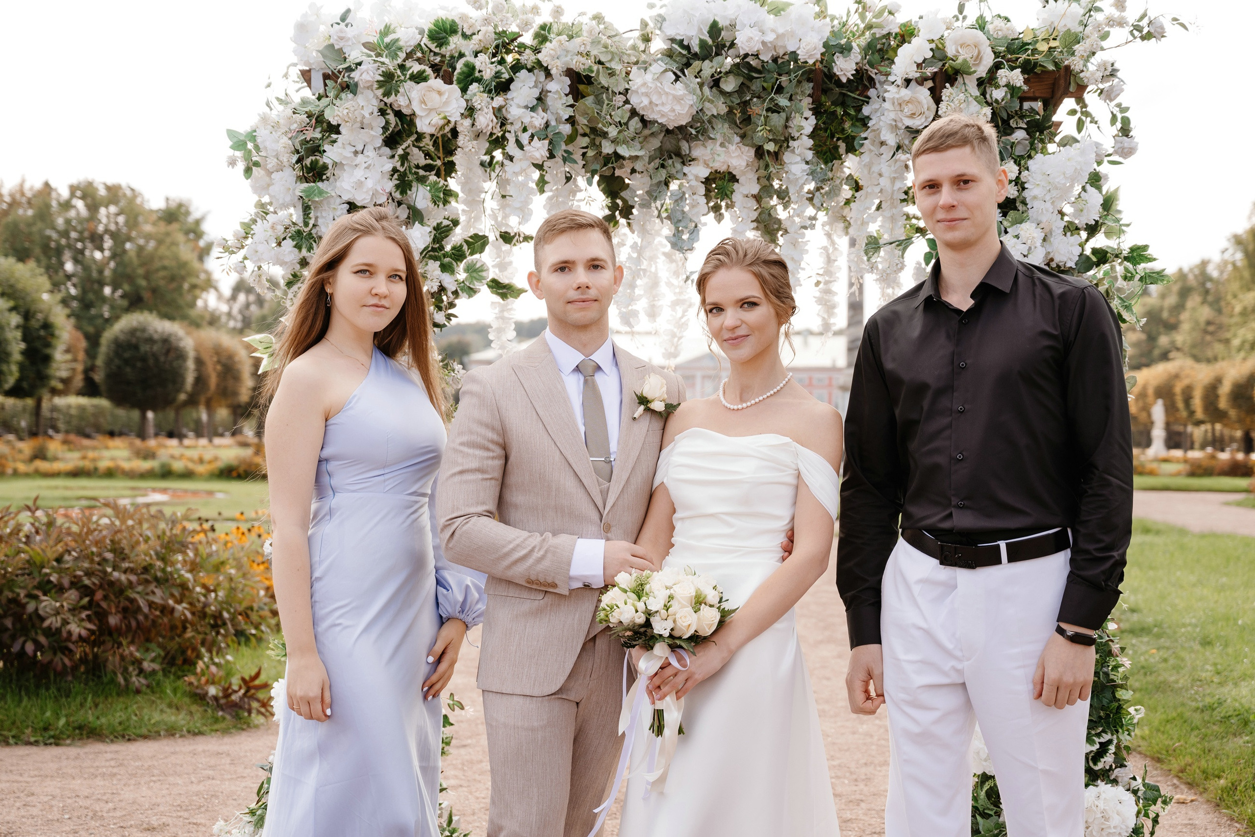 Выездная регистрация брака в парке Кусково. Свадебный и семейный фотограф в Москве Светлана Зоткина