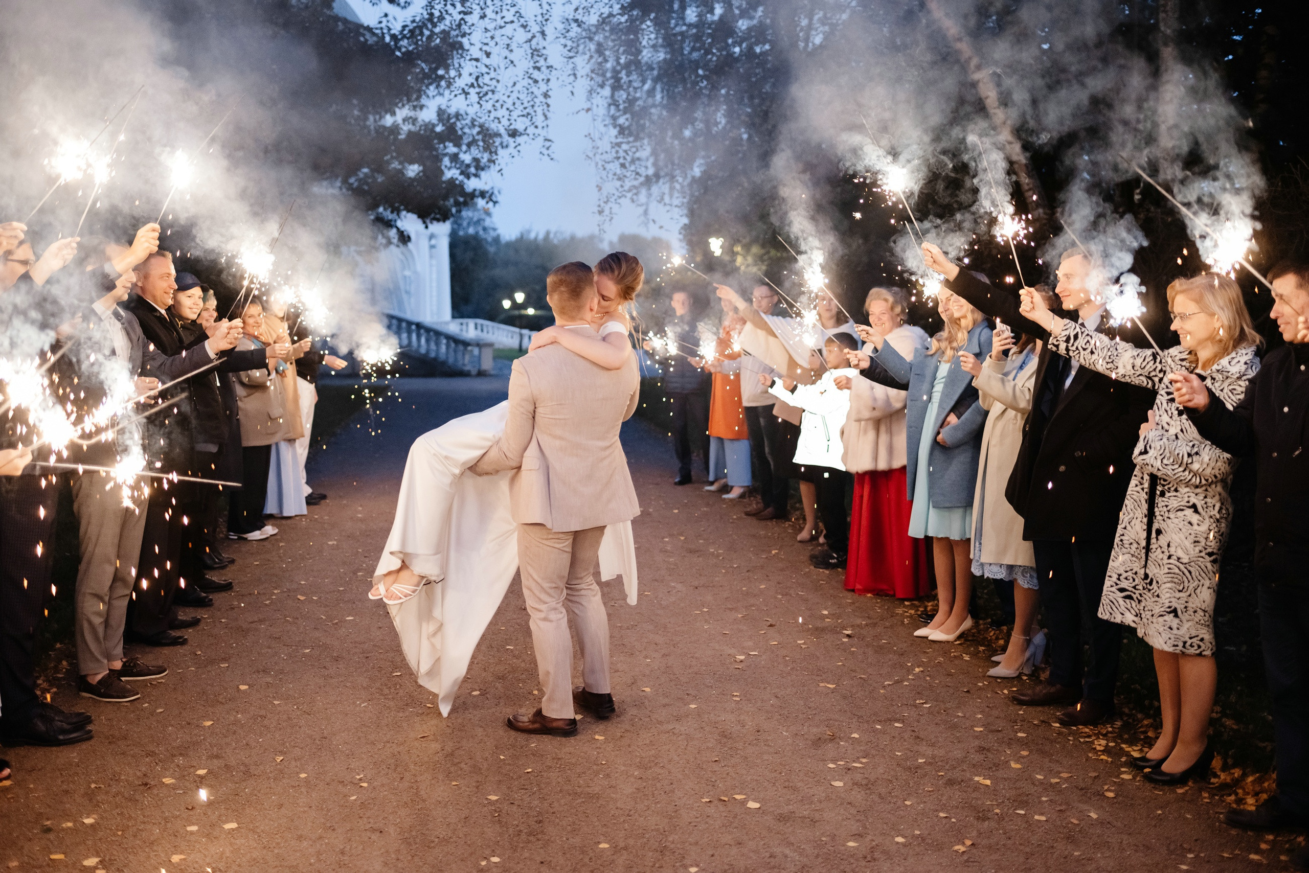 Выездная регистрация брака в парке Кусково. Свадебный и семейный фотограф в Москве Светлана Зоткина