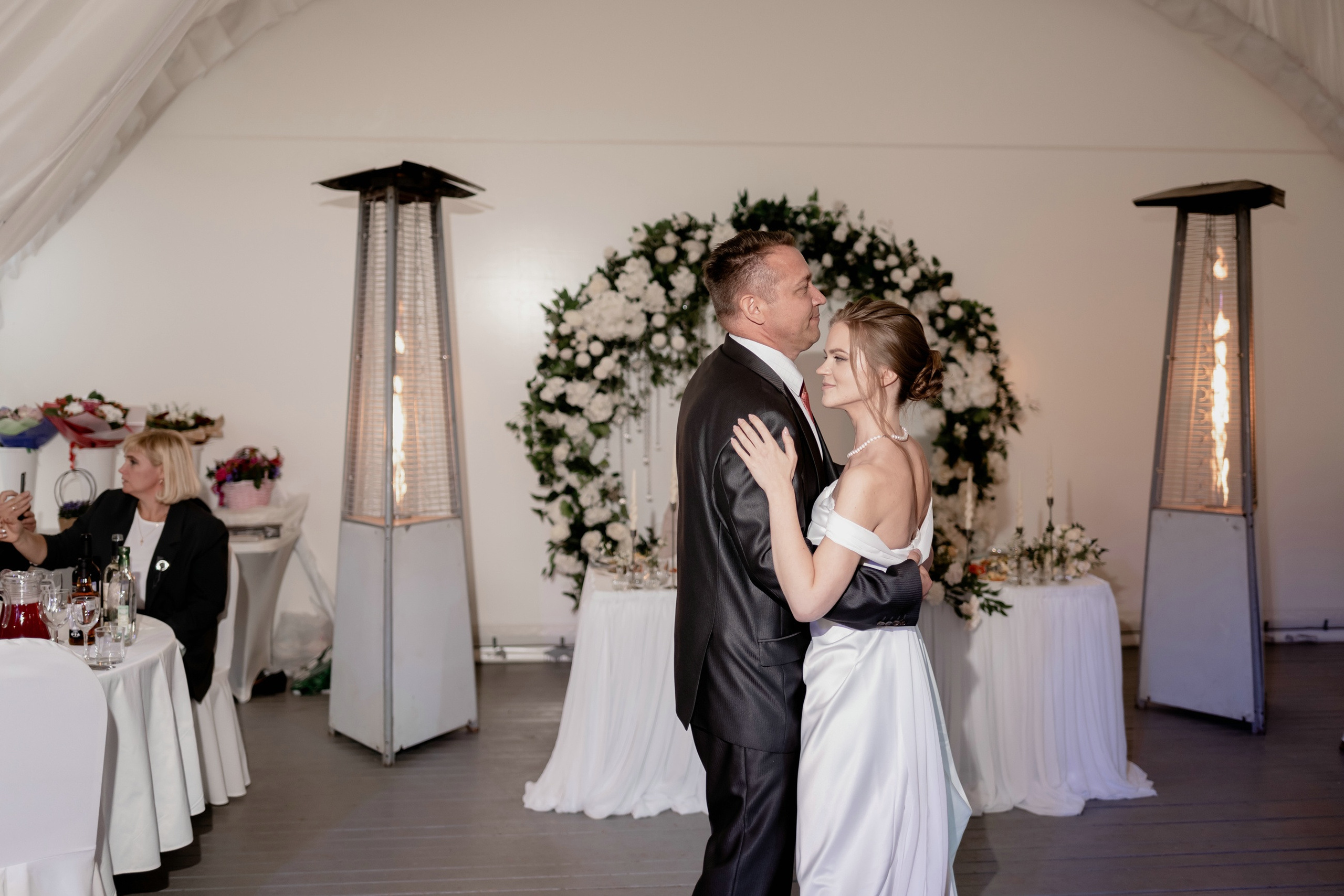 Выездная регистрация брака в парке Кусково. Свадебный и семейный фотограф в Москве Светлана Зоткина