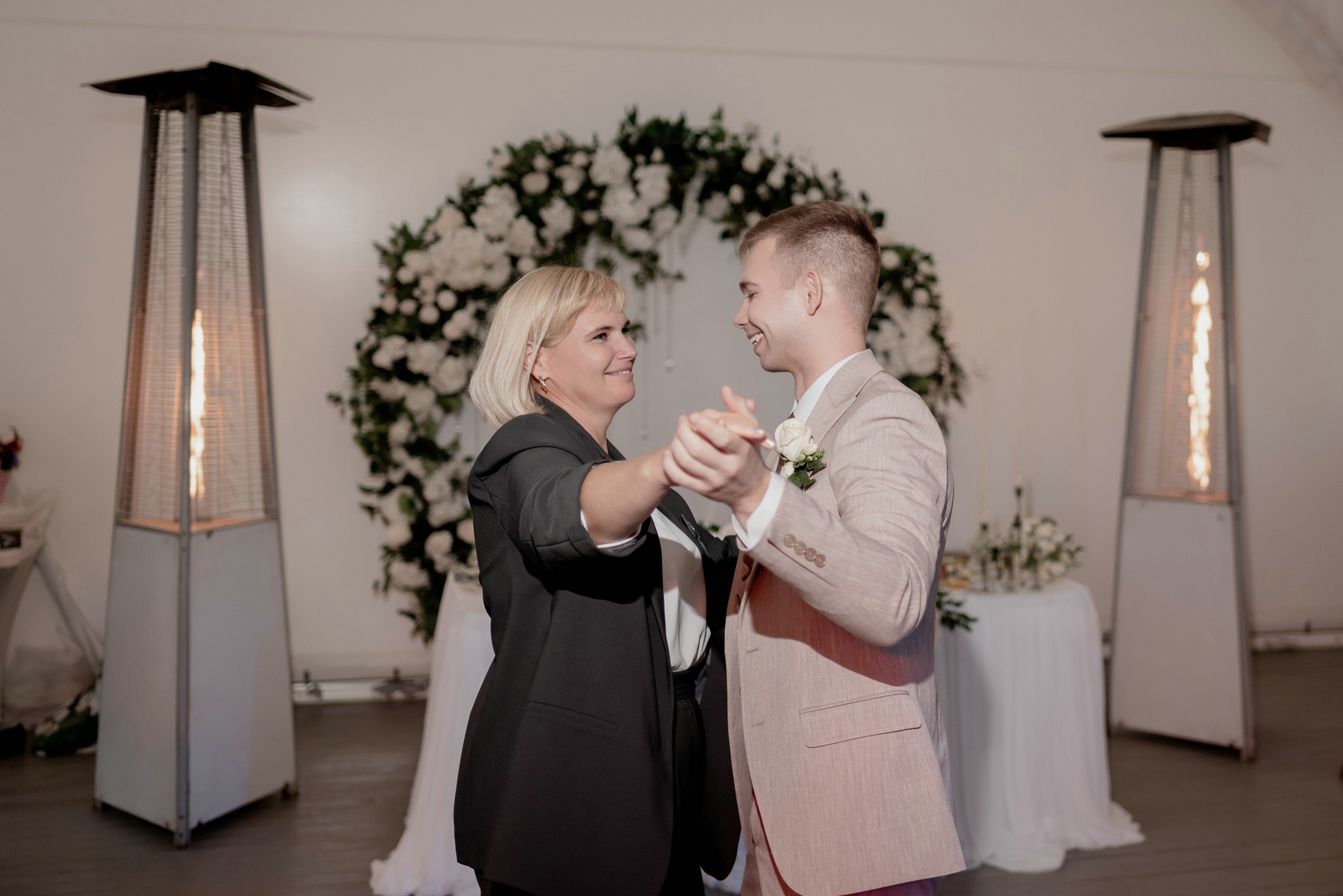 Выездная регистрация брака в парке Кусково. Свадебный и семейный фотограф в Москве Светлана Зоткина