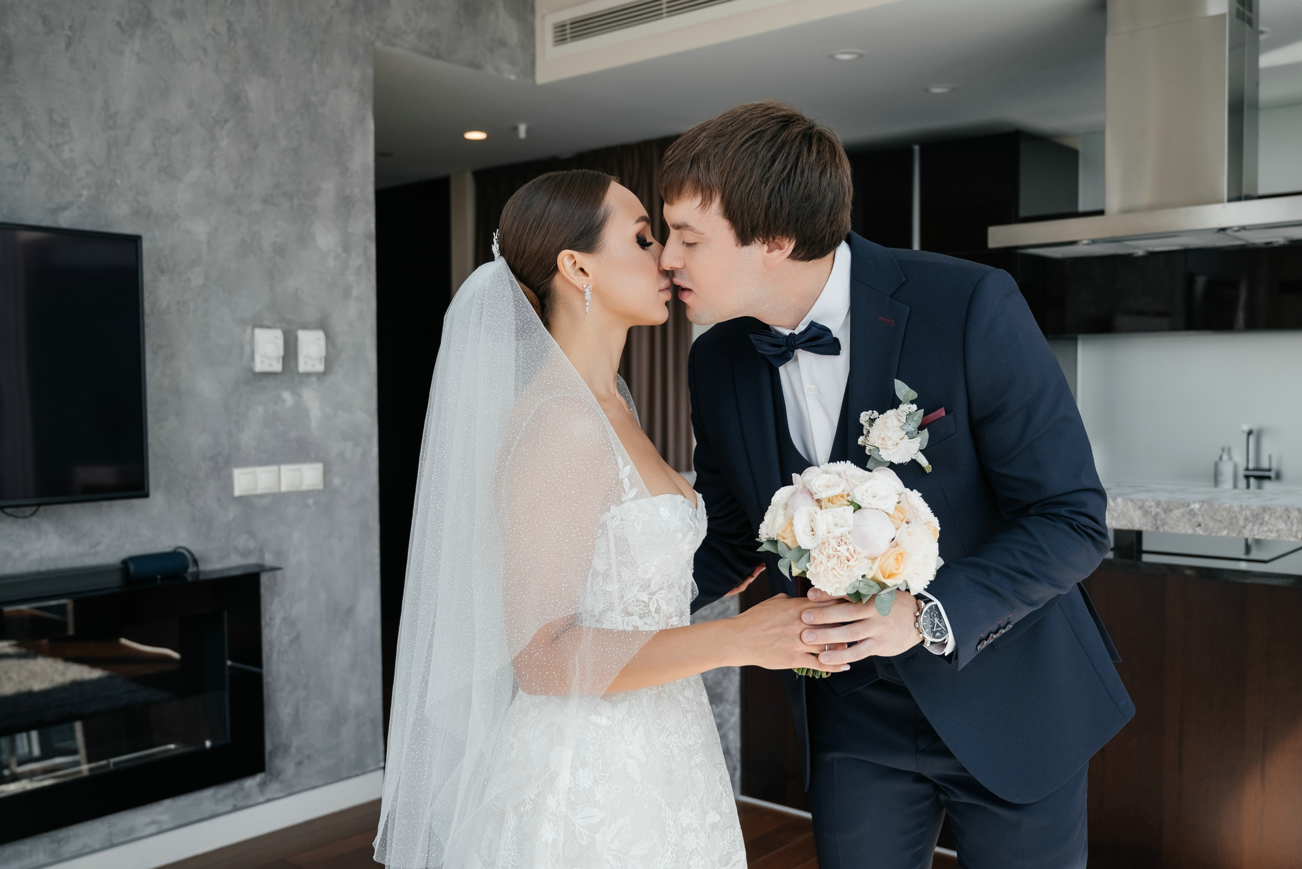 Свадебная фотосессия утра невесты в апартаментах Москва-Сити. Свадебный и семейный фотограф в Москве Светлана Зоткина