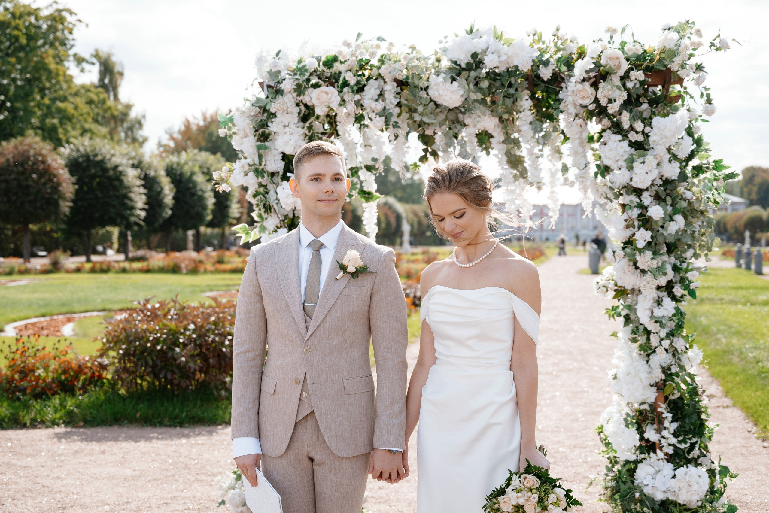 Выездная регистрация брака в парке Кусково. Свадебный и семейный фотограф в Москве Светлана Зоткина