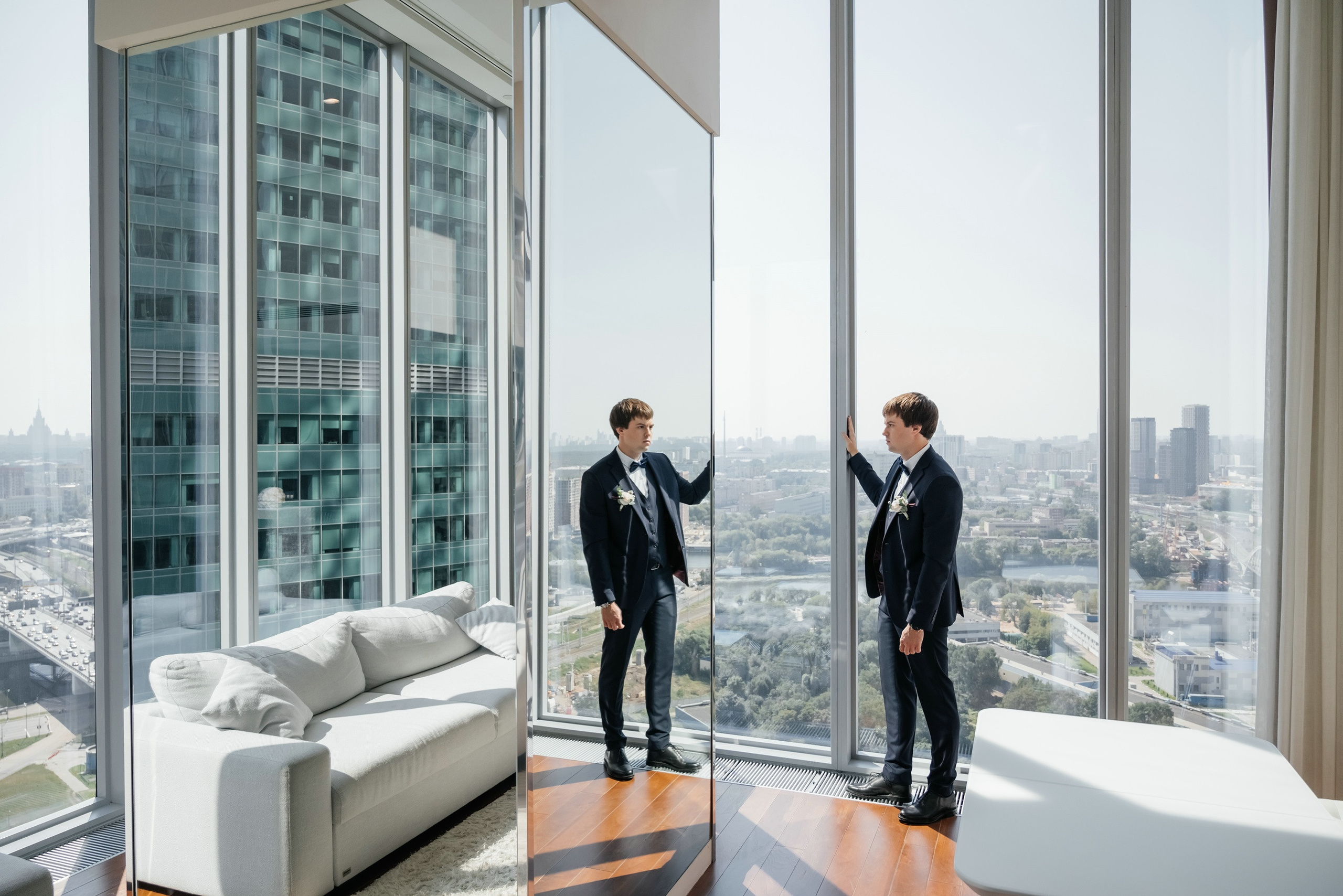 Свадебная фотосессия утра невесты в апартаментах Москва-Сити. Свадебный и семейный фотограф в Москве Светлана Зоткина