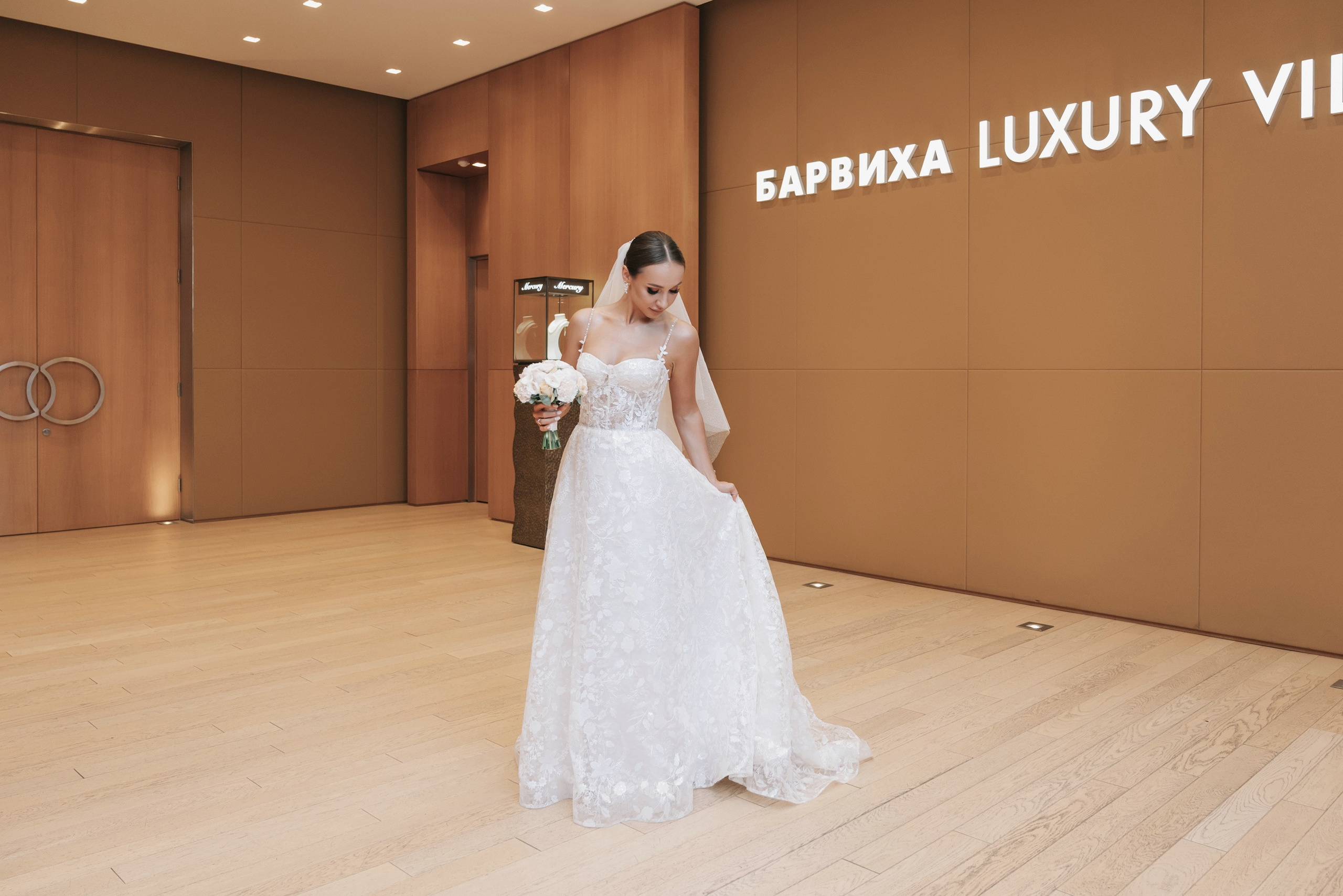 Свадебная фотосессия утра невесты в апартаментах Москва-Сити. Свадебный и семейный фотограф в Москве Светлана Зоткина