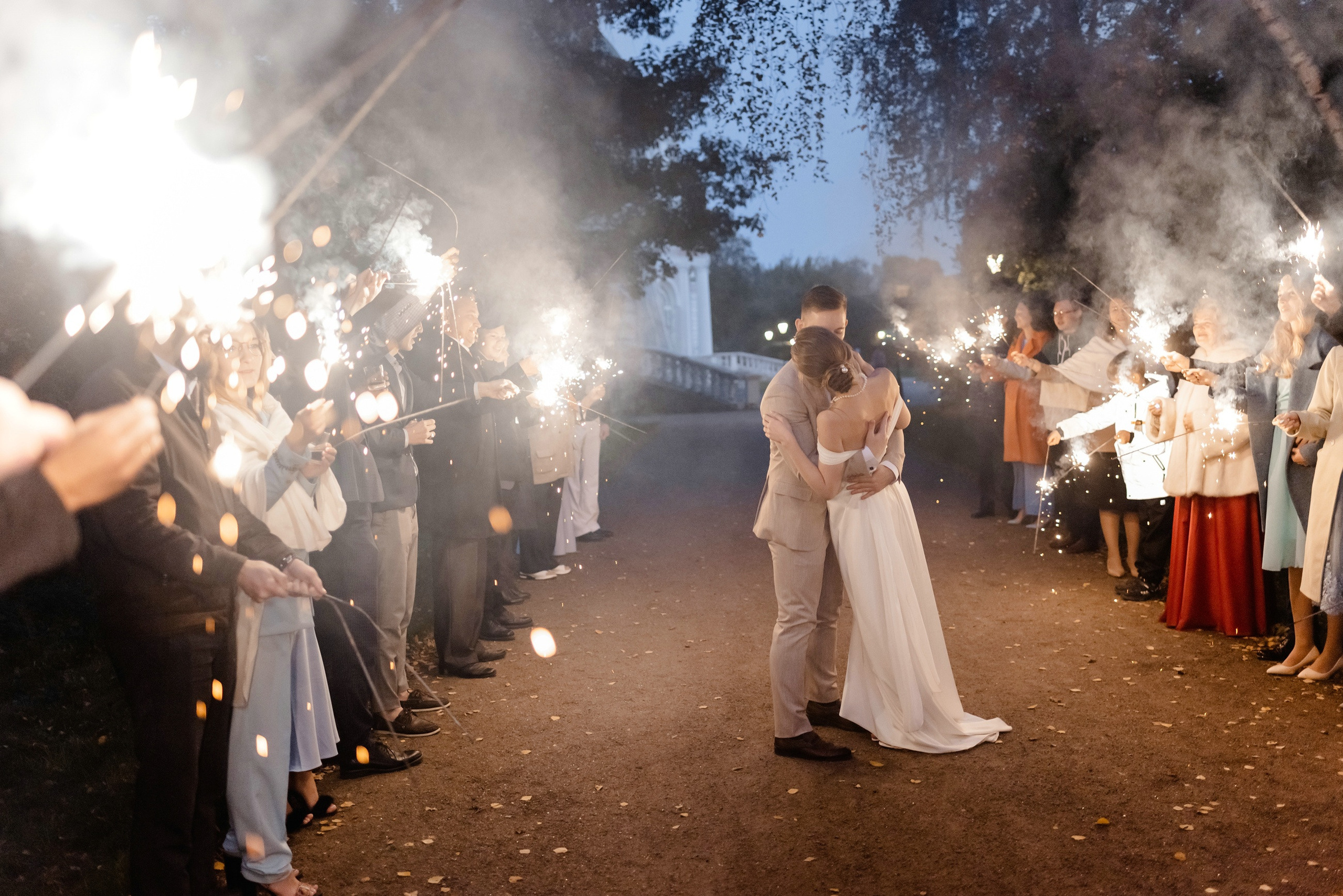 Выездная регистрация брака в парке Кусково. Свадебный и семейный фотограф в Москве Светлана Зоткина