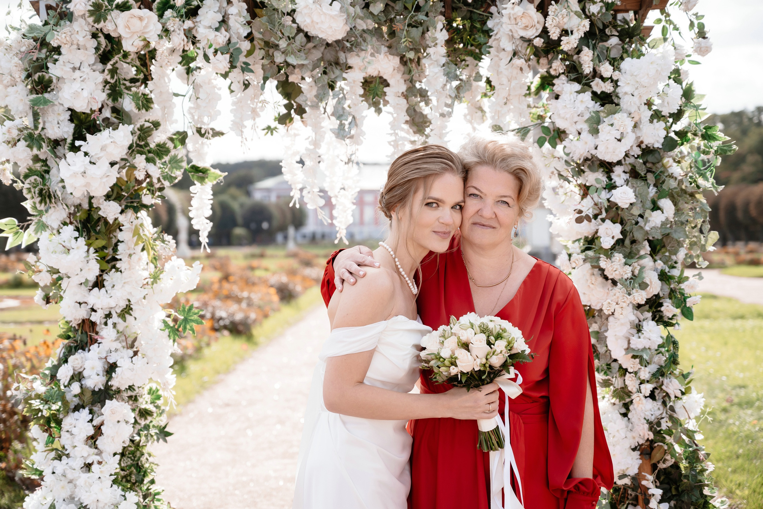 Выездная регистрация брака в парке Кусково. Свадебный и семейный фотограф в Москве Светлана Зоткина