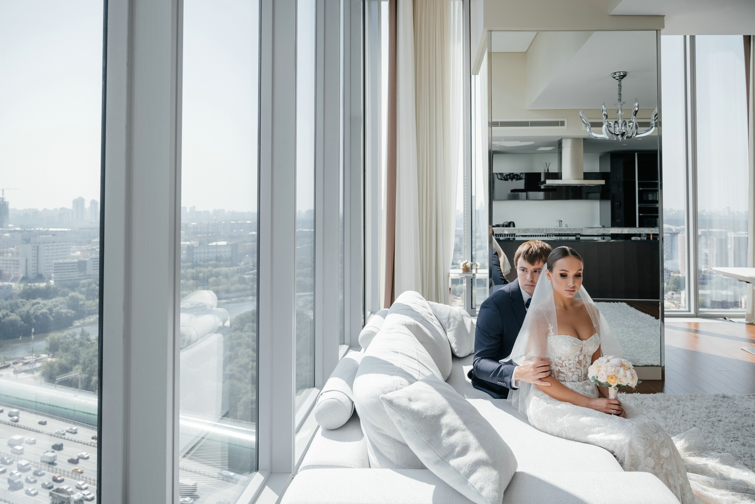 Свадебная фотосессия утра невесты в апартаментах Москва-Сити. Свадебный и семейный фотограф в Москве Светлана Зоткина