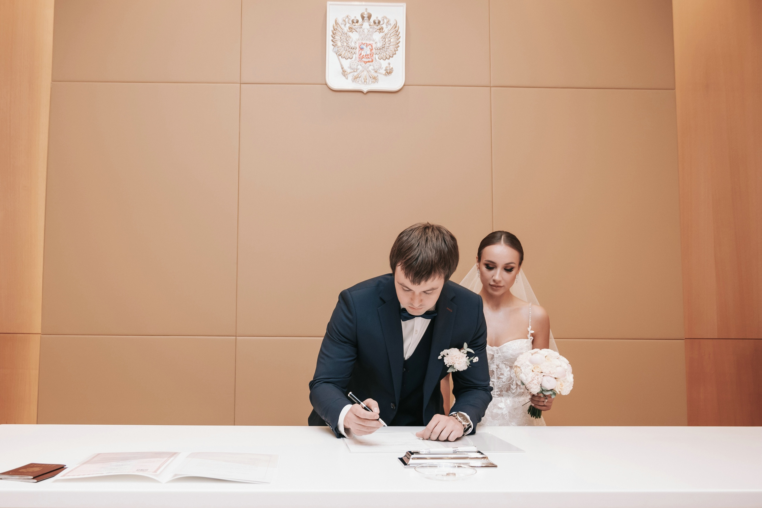 Свадебная фотосессия утра невесты в апартаментах Москва-Сити. Свадебный и семейный фотограф в Москве Светлана Зоткина