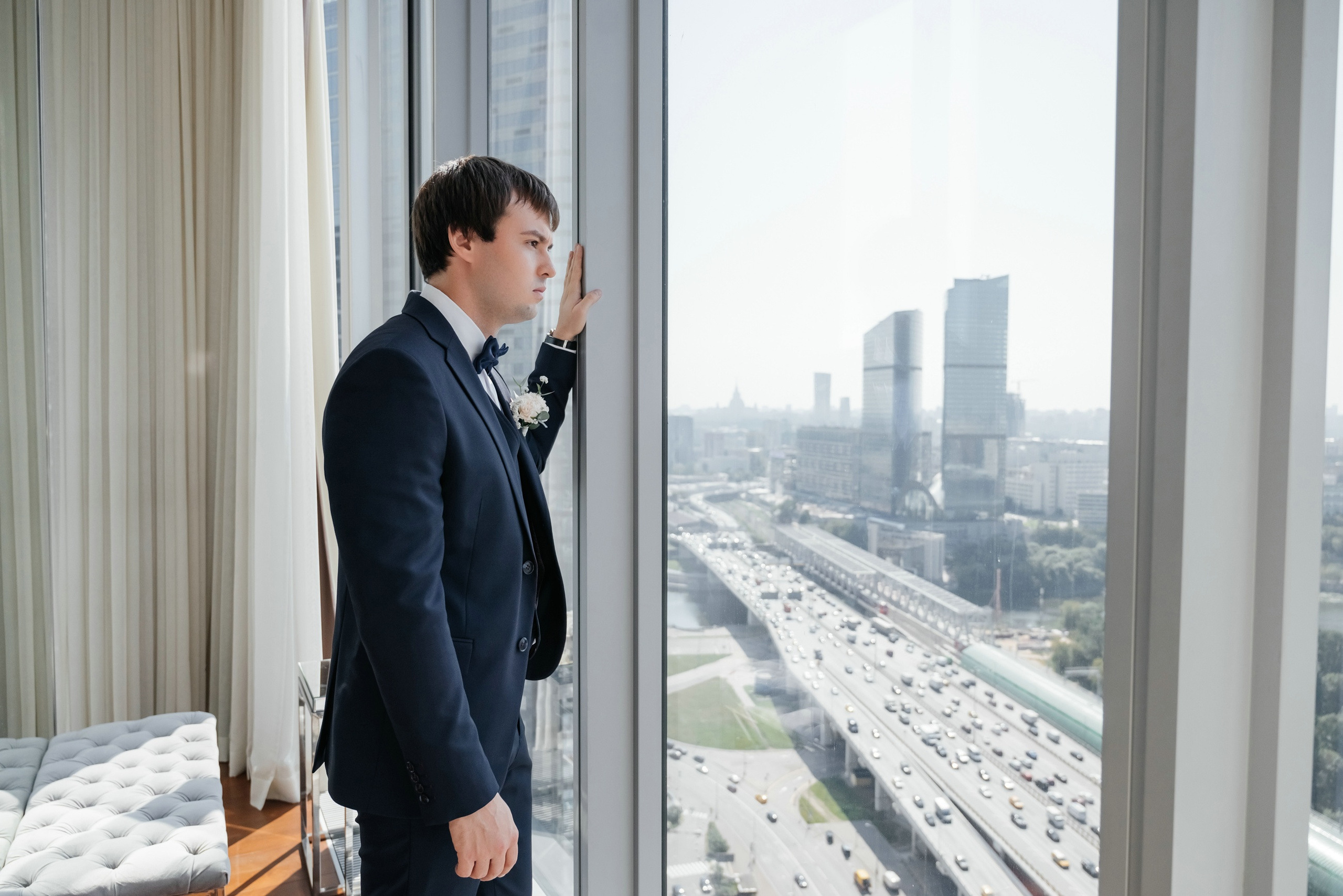 Свадебная фотосессия утра невесты в апартаментах Москва-Сити. Свадебный и семейный фотограф в Москве Светлана Зоткина