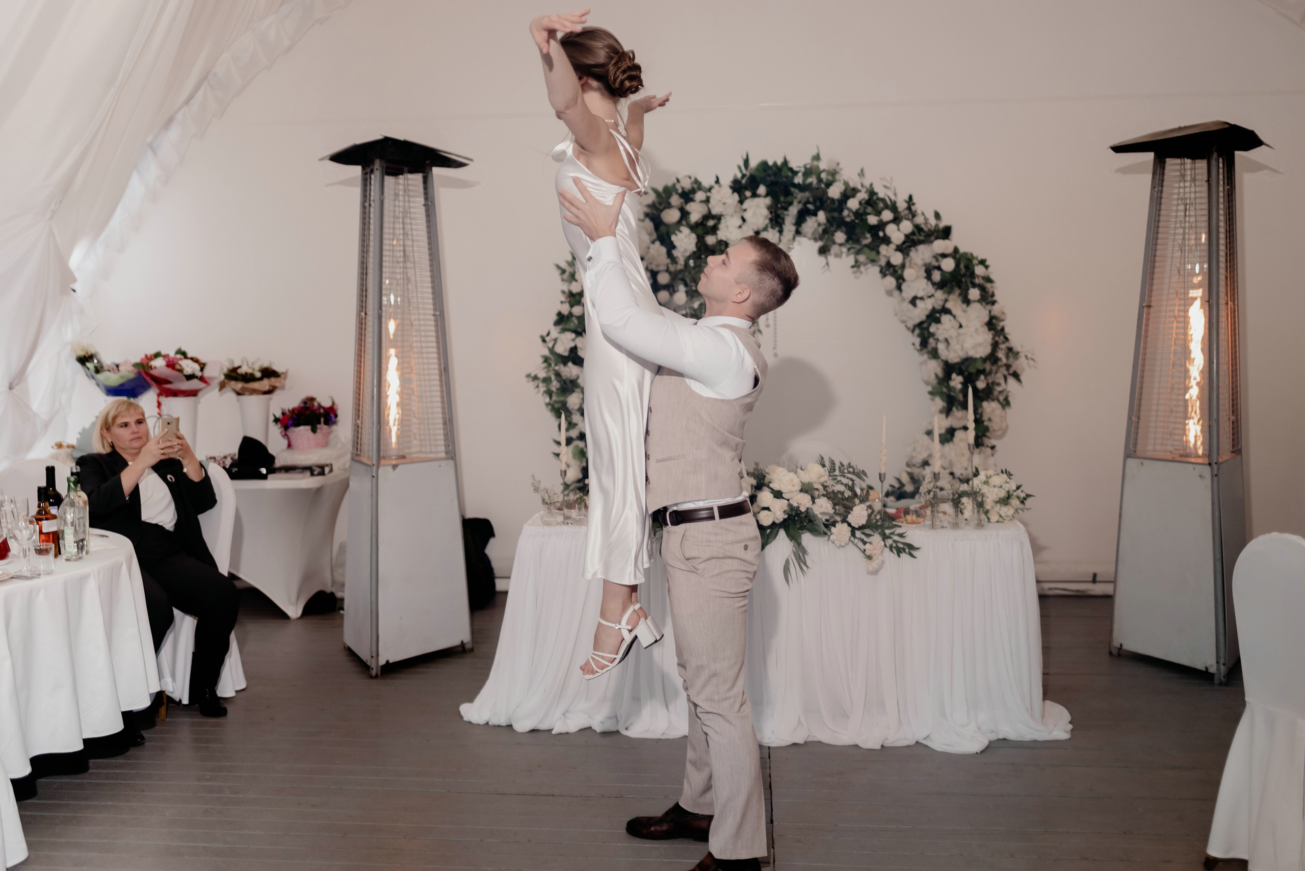 Выездная регистрация брака в парке Кусково. Свадебный и семейный фотограф в Москве Светлана Зоткина