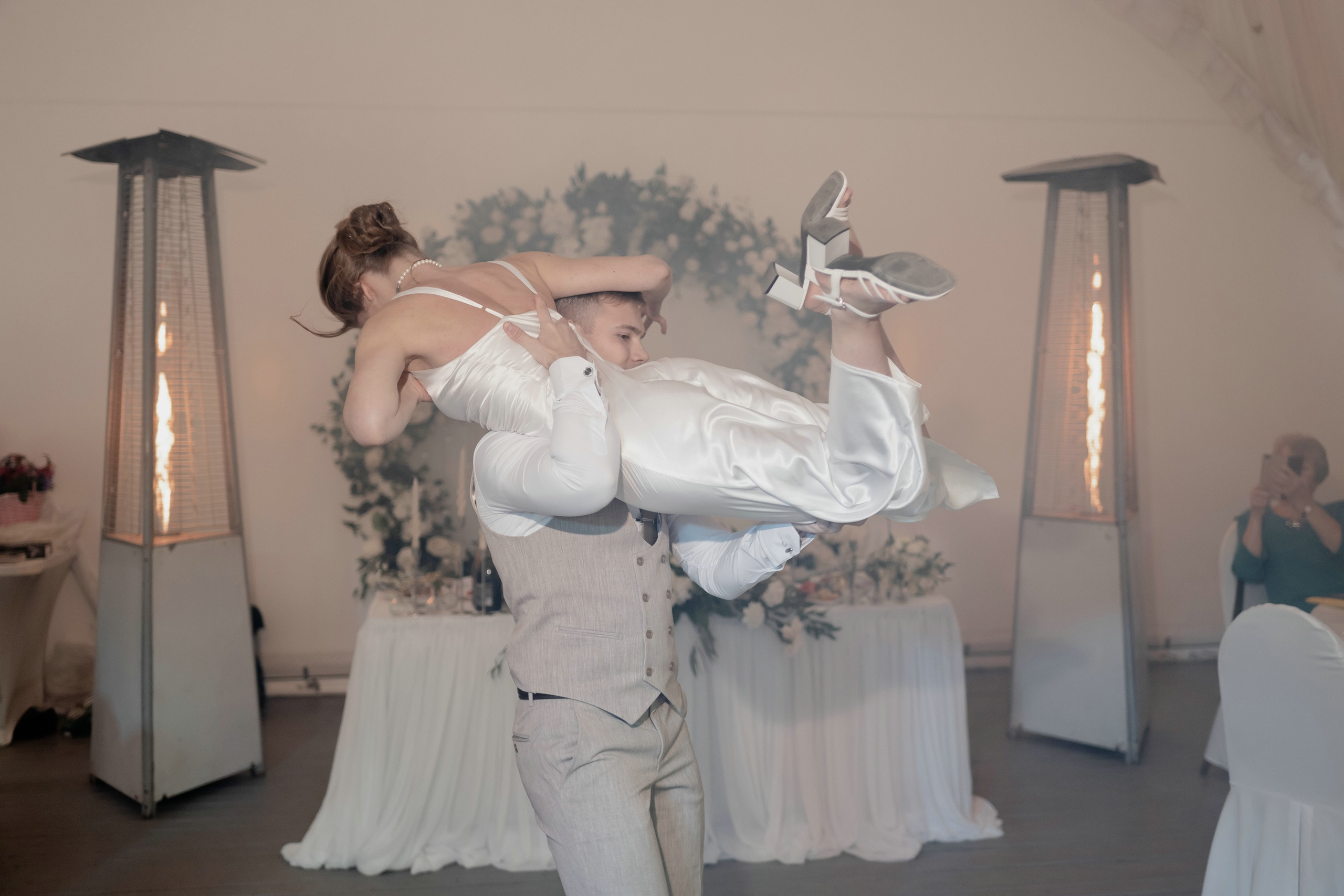 Выездная регистрация брака в парке Кусково. Свадебный и семейный фотограф в Москве Светлана Зоткина