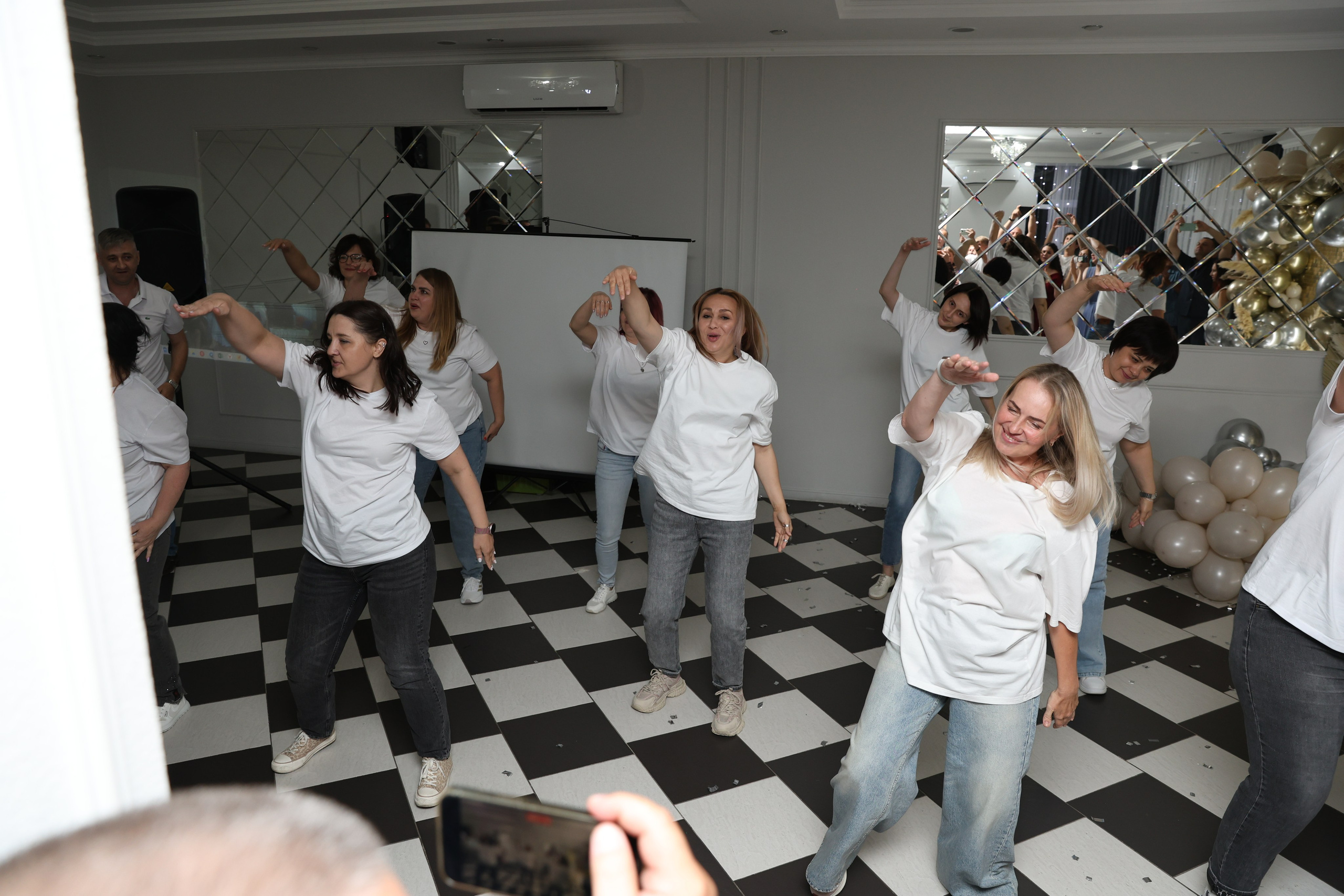 Выпускной 9 класс. Фотограф Любава Колесник. Выпускные альбомы в Крымском районе