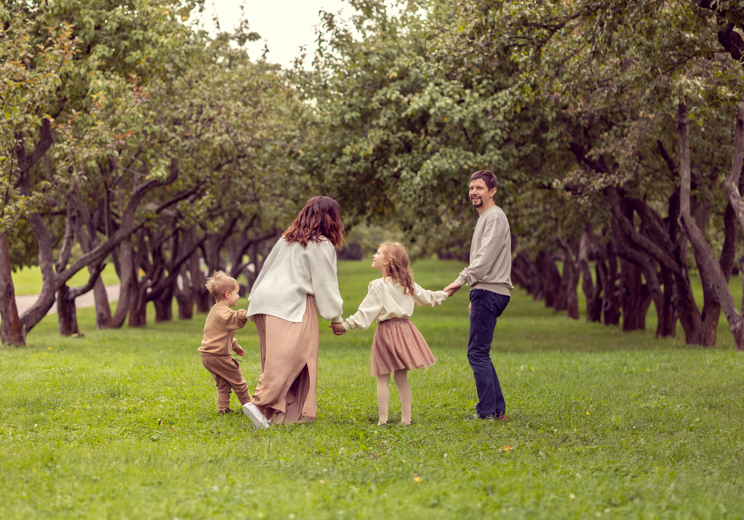 Семейная съёмка на природе. Женский и семейный фотограф в Москве Ирина Вертебная