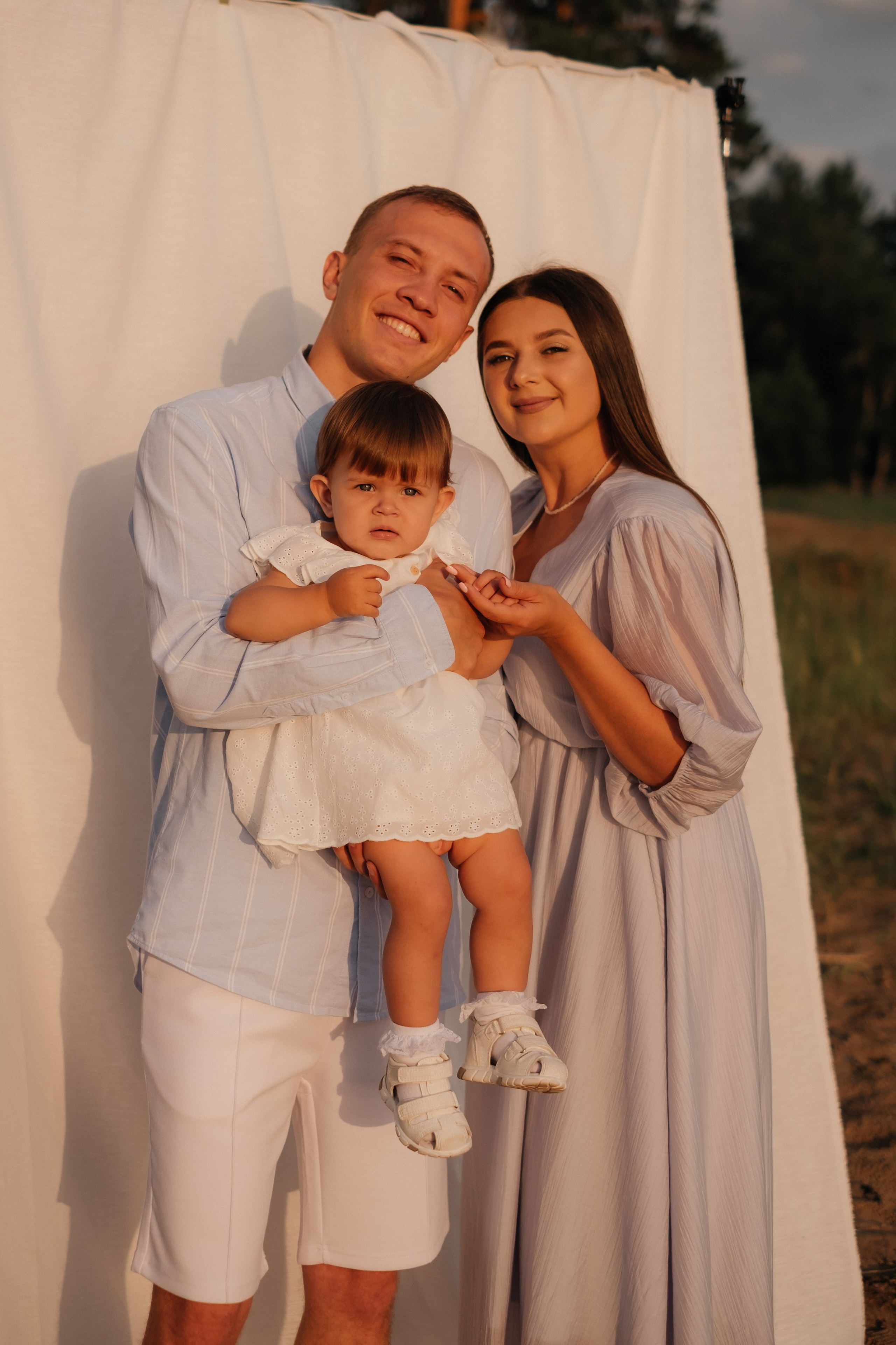 Алина, Ярослав и Тая на берегу. Фотограф в Новосибирске Диана Ильиных