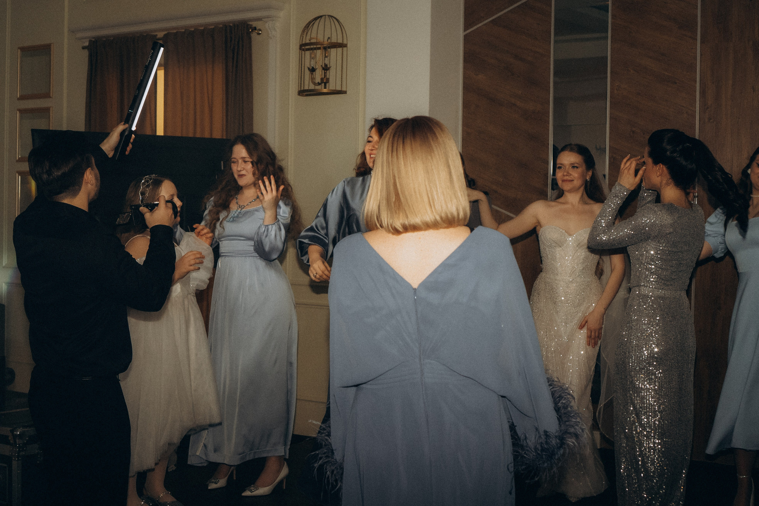 СВАДЕБНАЯ СЬЕМКА СБОРОВ В ОТЕЛЕ И ВЫЕЗД НА ЦЕРЕМОНИЮ (СНЯТО В СИБИРЕ В НИЖНЕВАРТОВСКЕ). Профессиональный фотограф, Санкт-Петербург — Виктория Богомолова