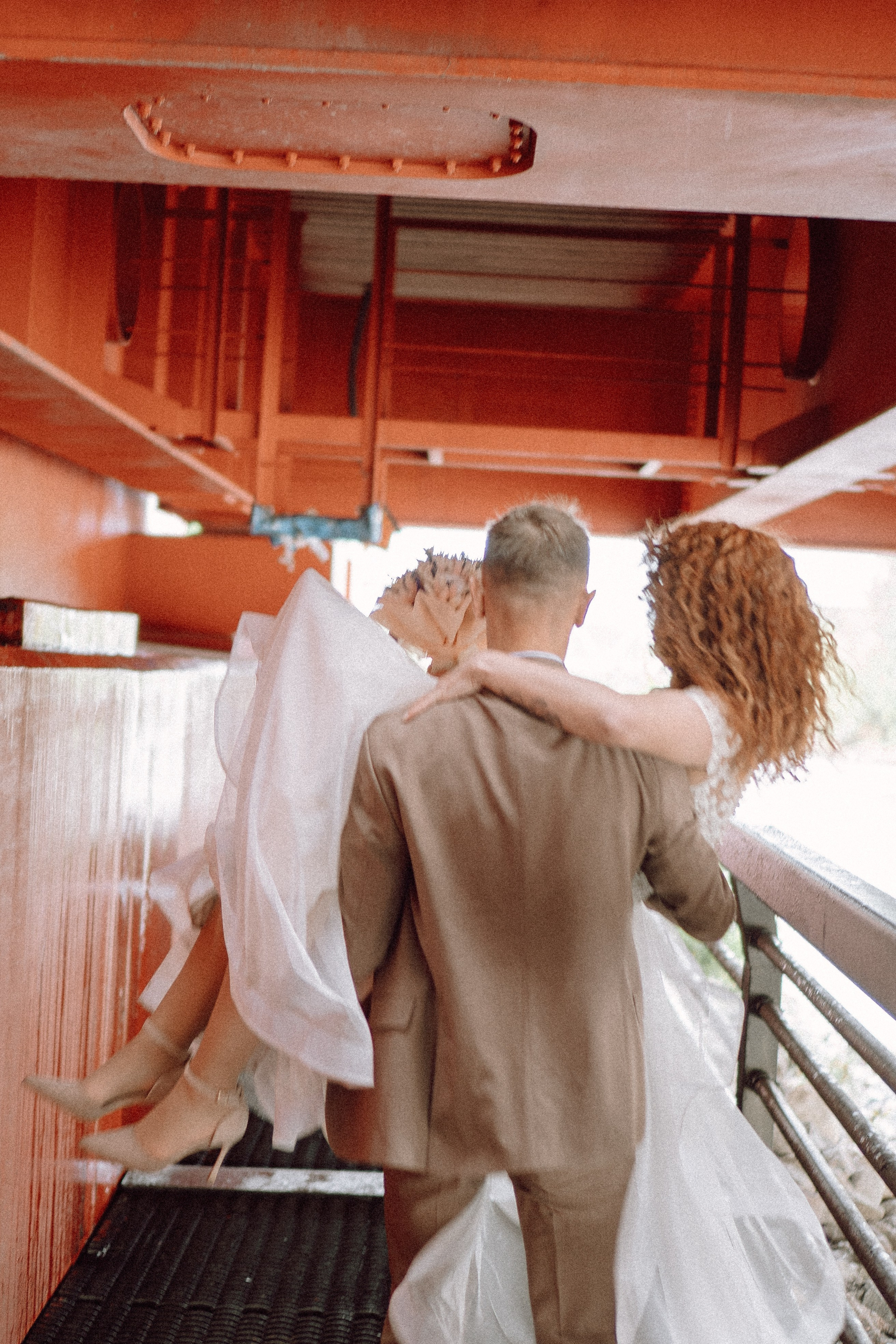 СВАДЕБНАЯ ФОТОСЕССИИЯ ПАРЫ В ГОРОДЕ ПРИОЗЕРСК В СОСНОВОМ ЛЕСУ И С ПИКАПОМ. Профессиональный фотограф, Санкт-Петербург — Виктория Богомолова