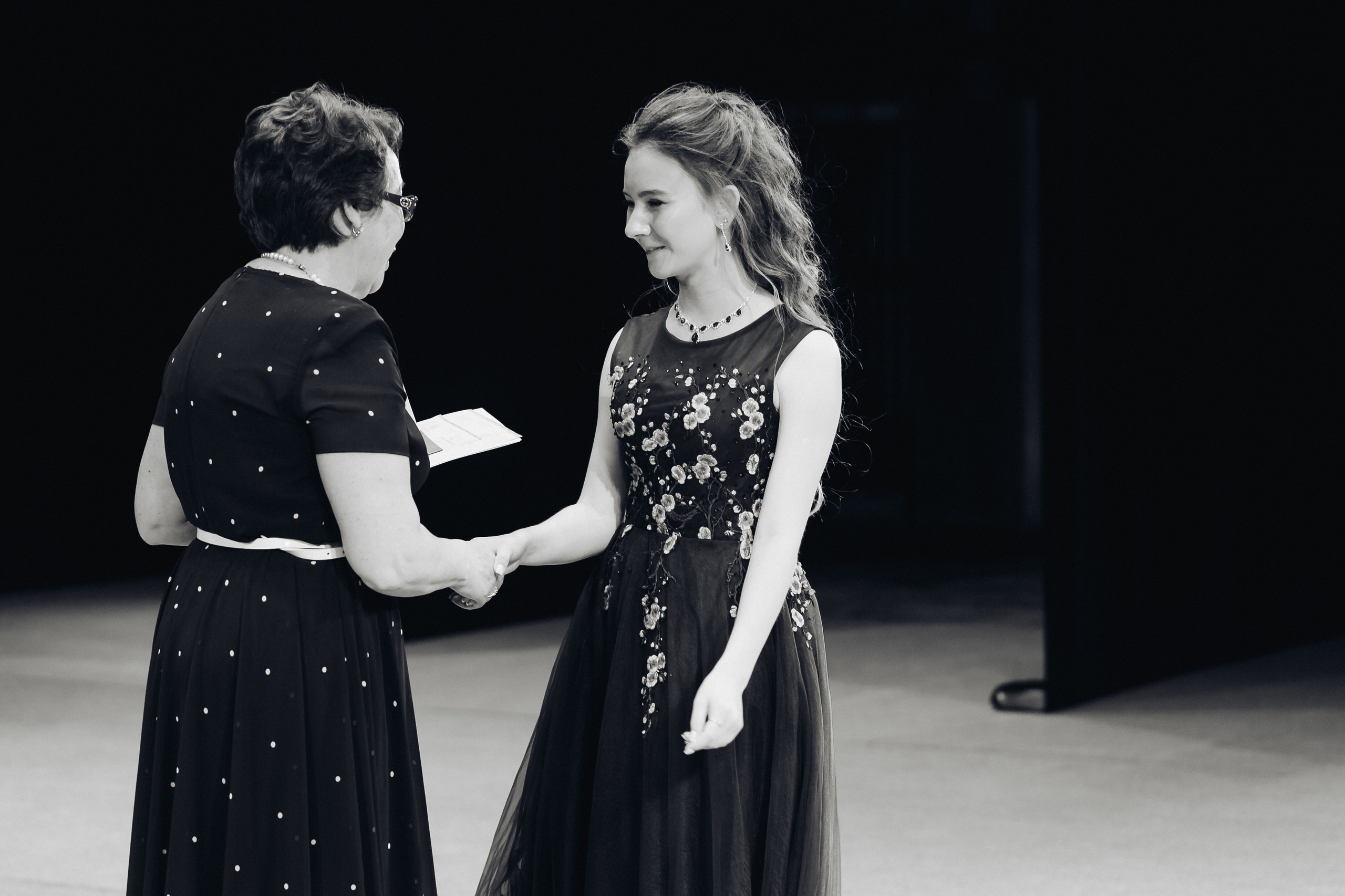 Вручение аттестатов 14 Гимназия. Свадебный и семейный фотограф в Улан-Удэ