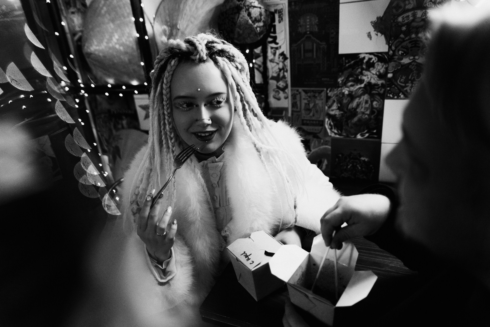 Свадьба для двоих в Тюмени — фотосессия в ЗАГСе, кафе и отеле. Портретный фотограф Тюмень Дарья Мустафина