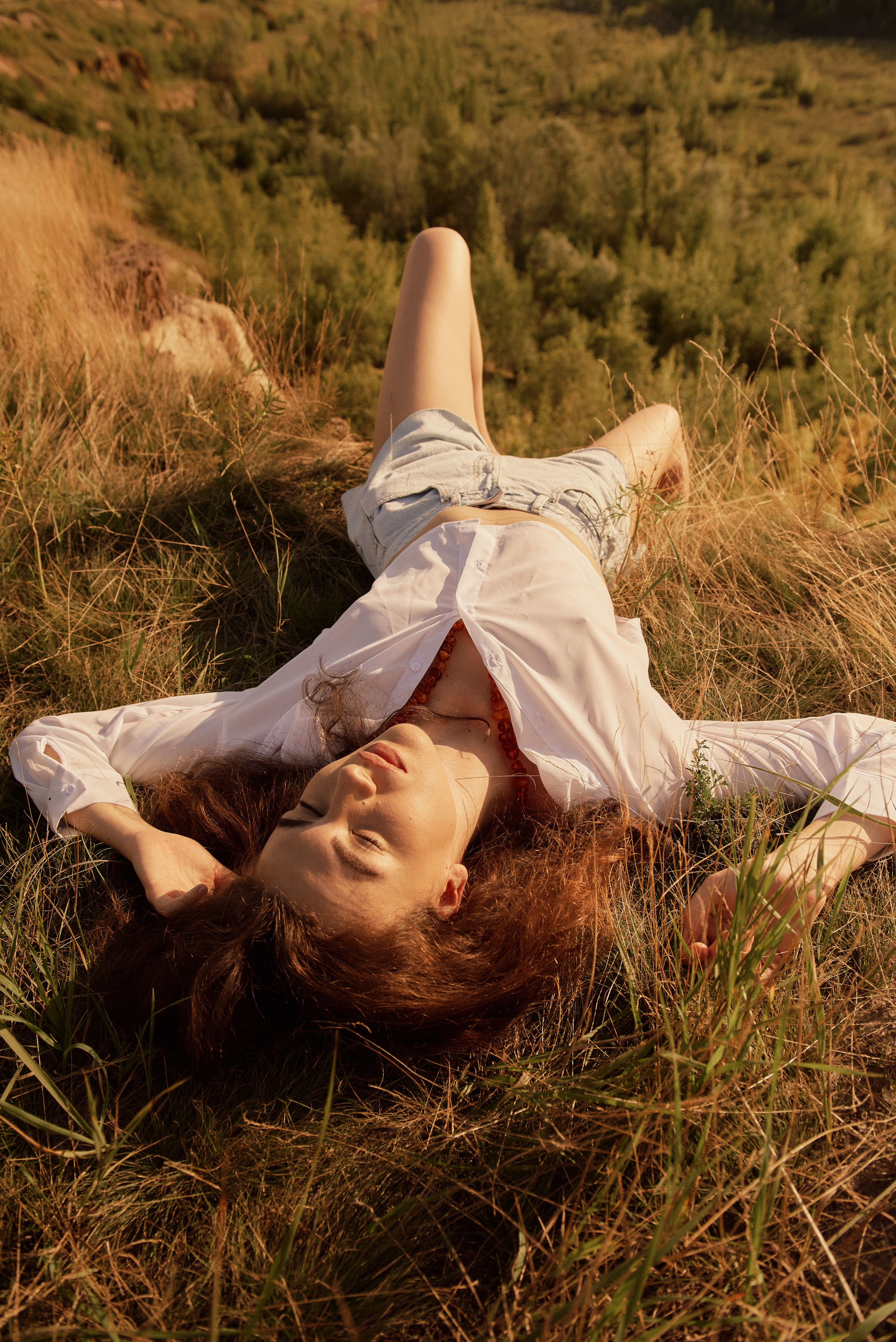 Юлия. Z H U R A V L E V