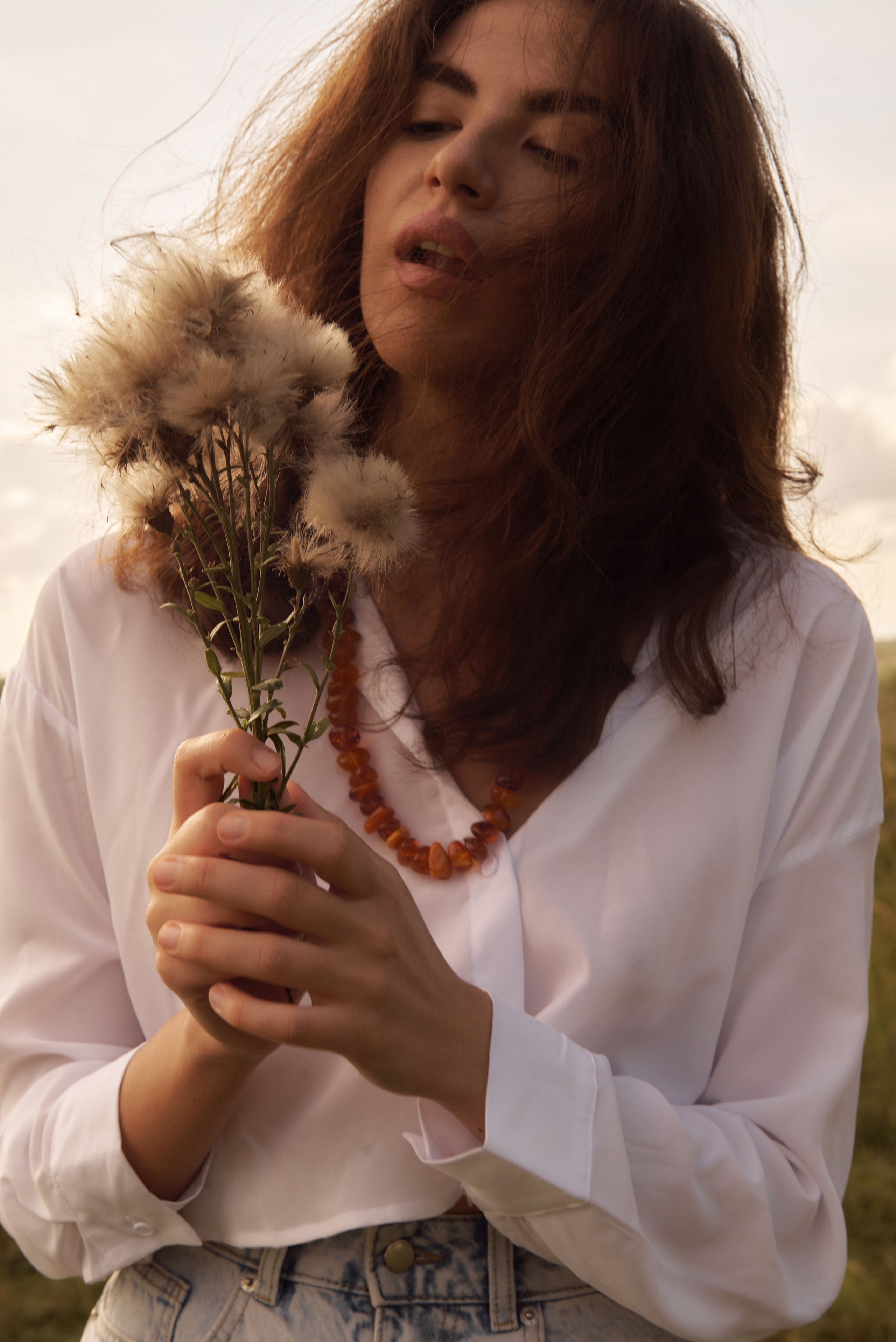 Юлия. Z H U R A V L E V