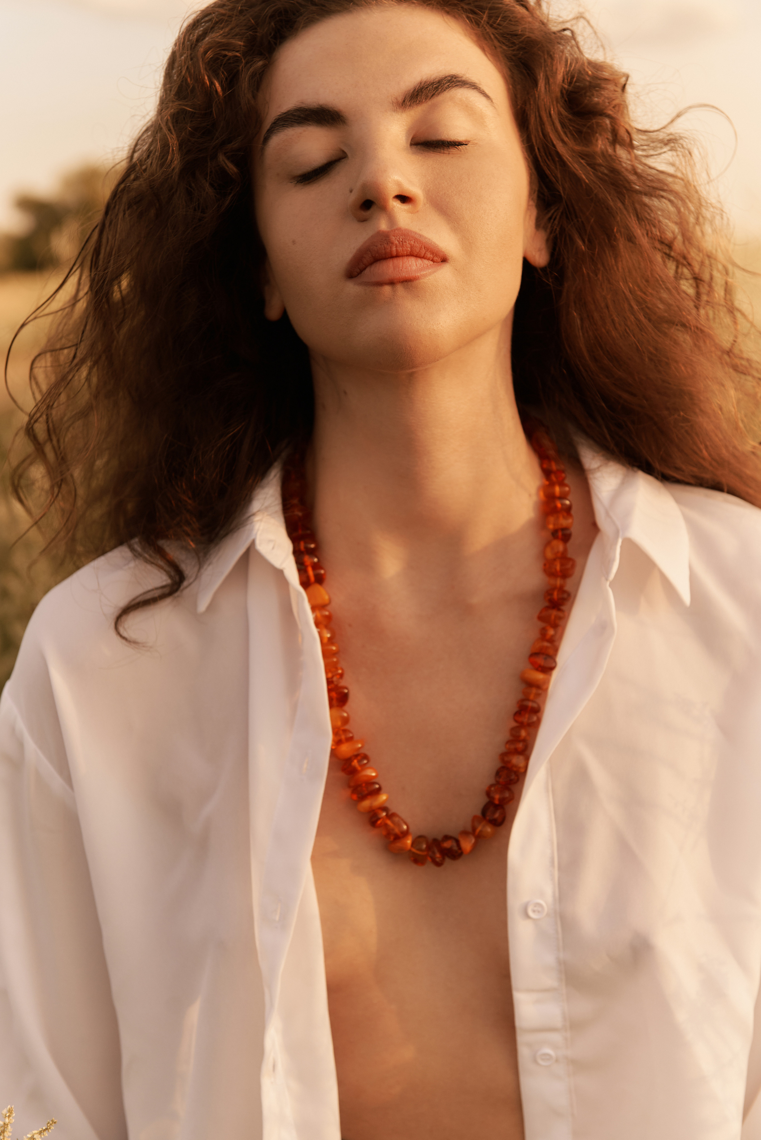 Юлия. Z H U R A V L E V