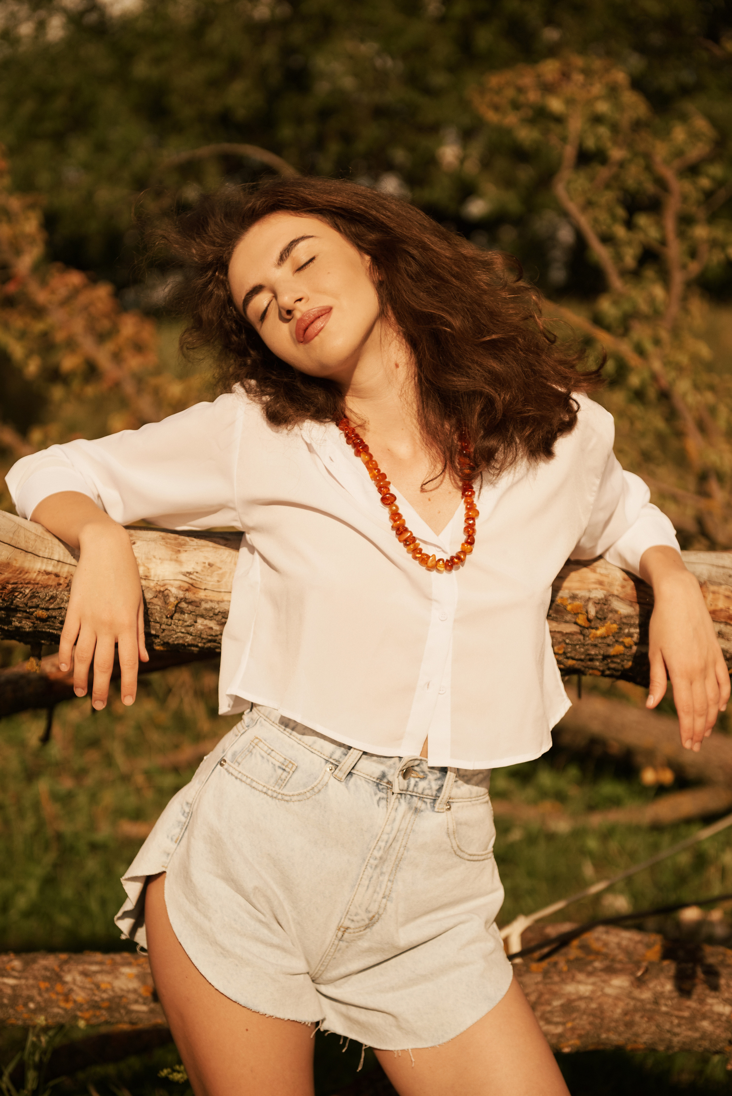 Юлия. Z H U R A V L E V