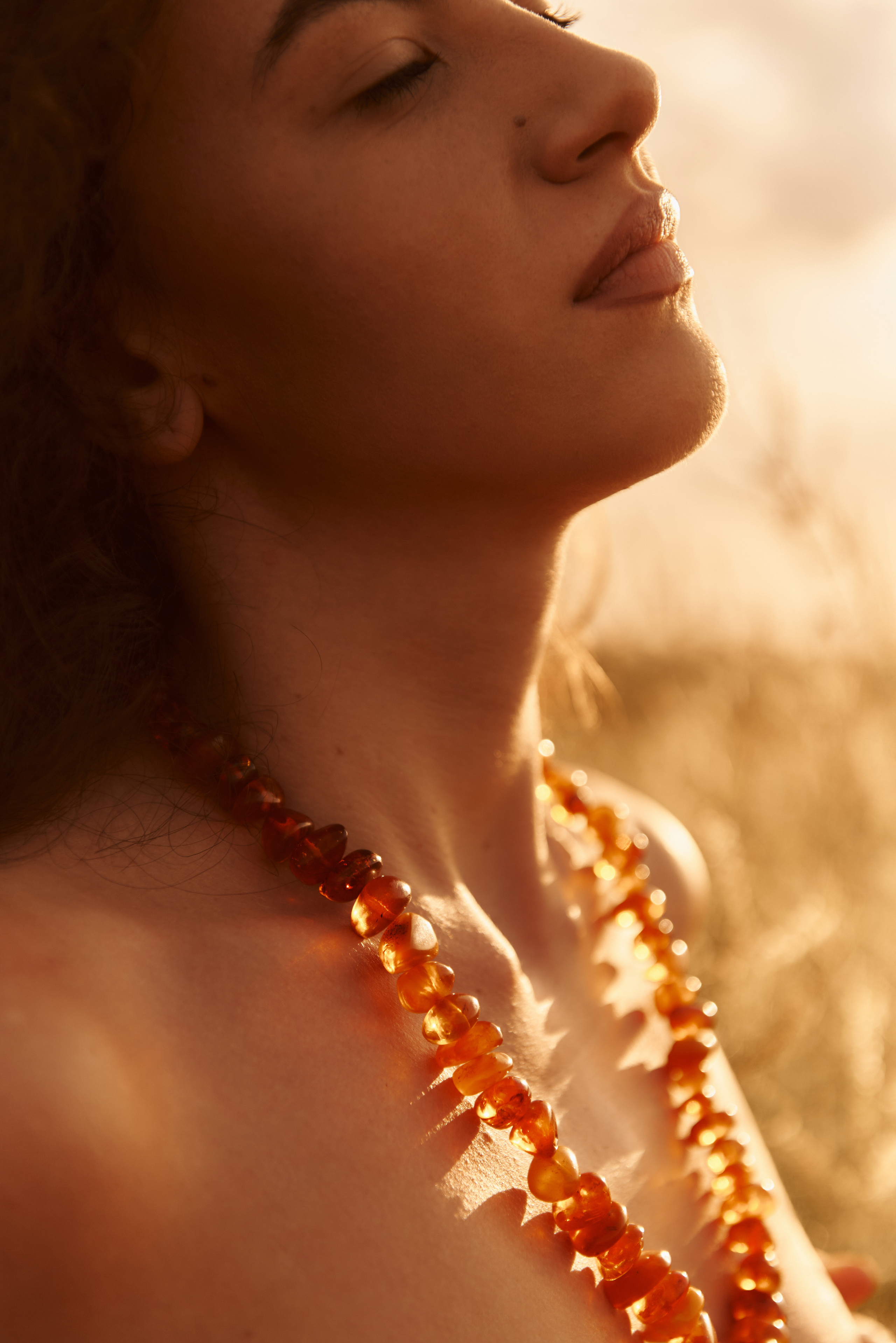 Юлия. Z H U R A V L E V