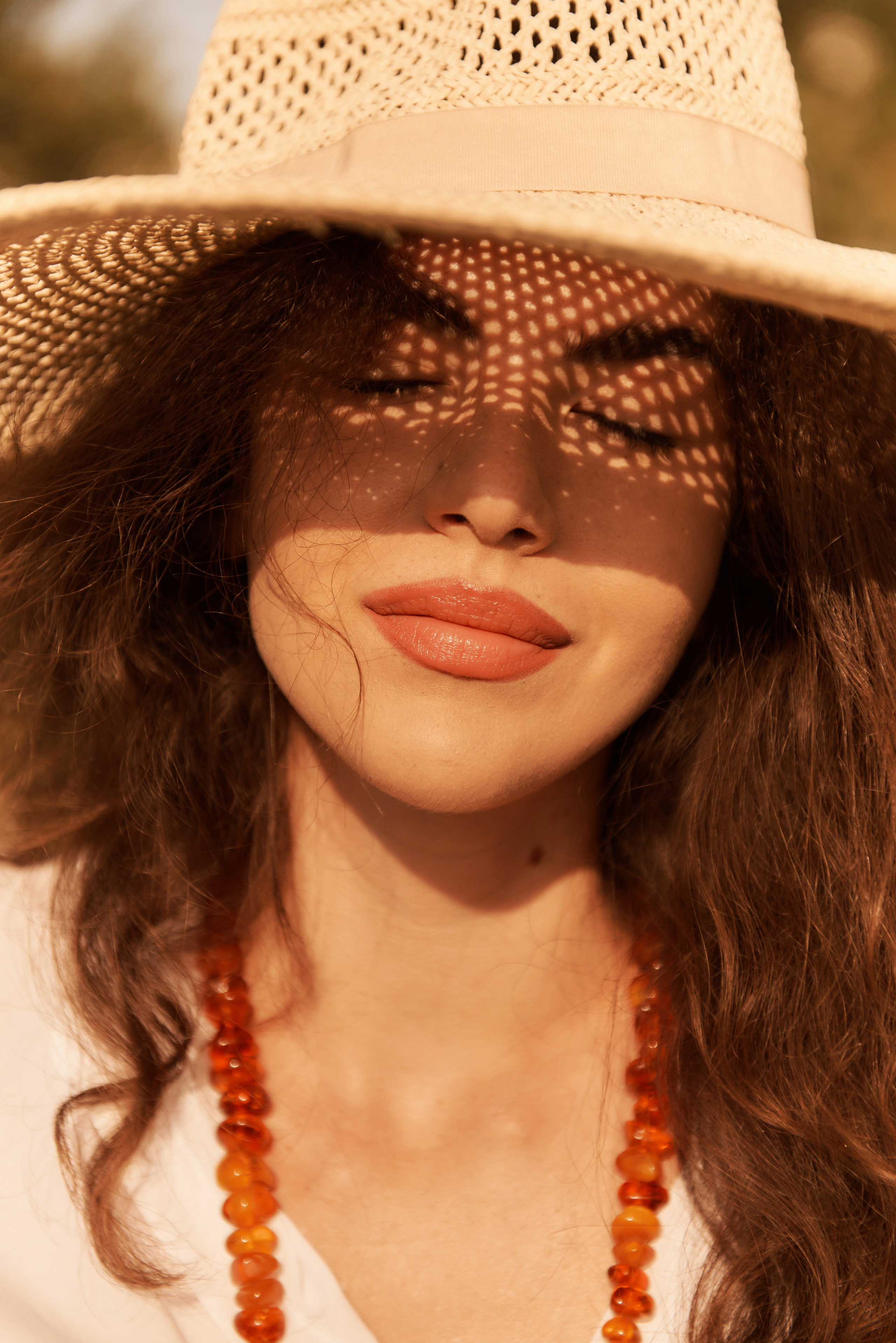 Юлия. Z H U R A V L E V